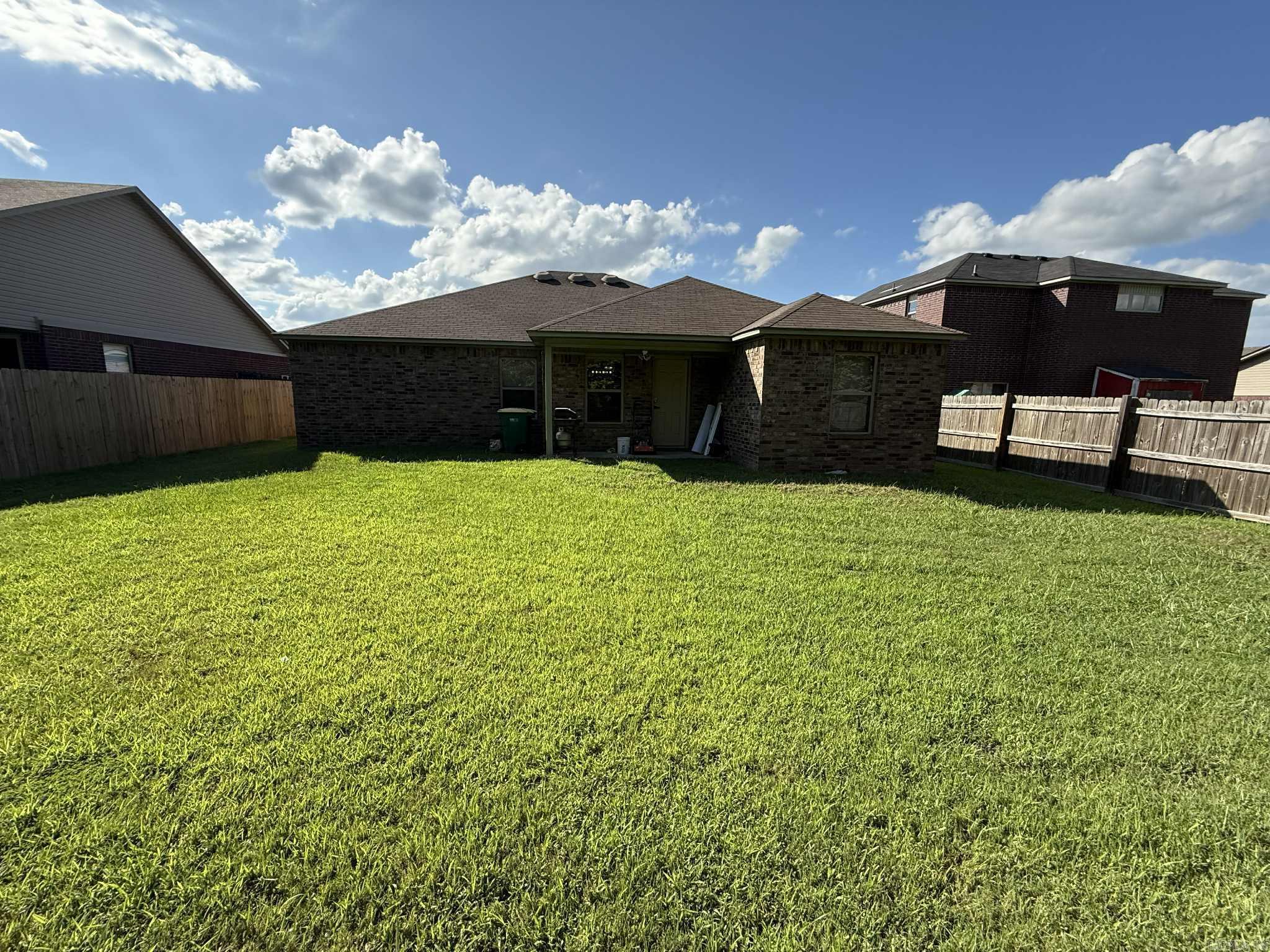6433 WHITE OAK DR  North Little Rock, AR