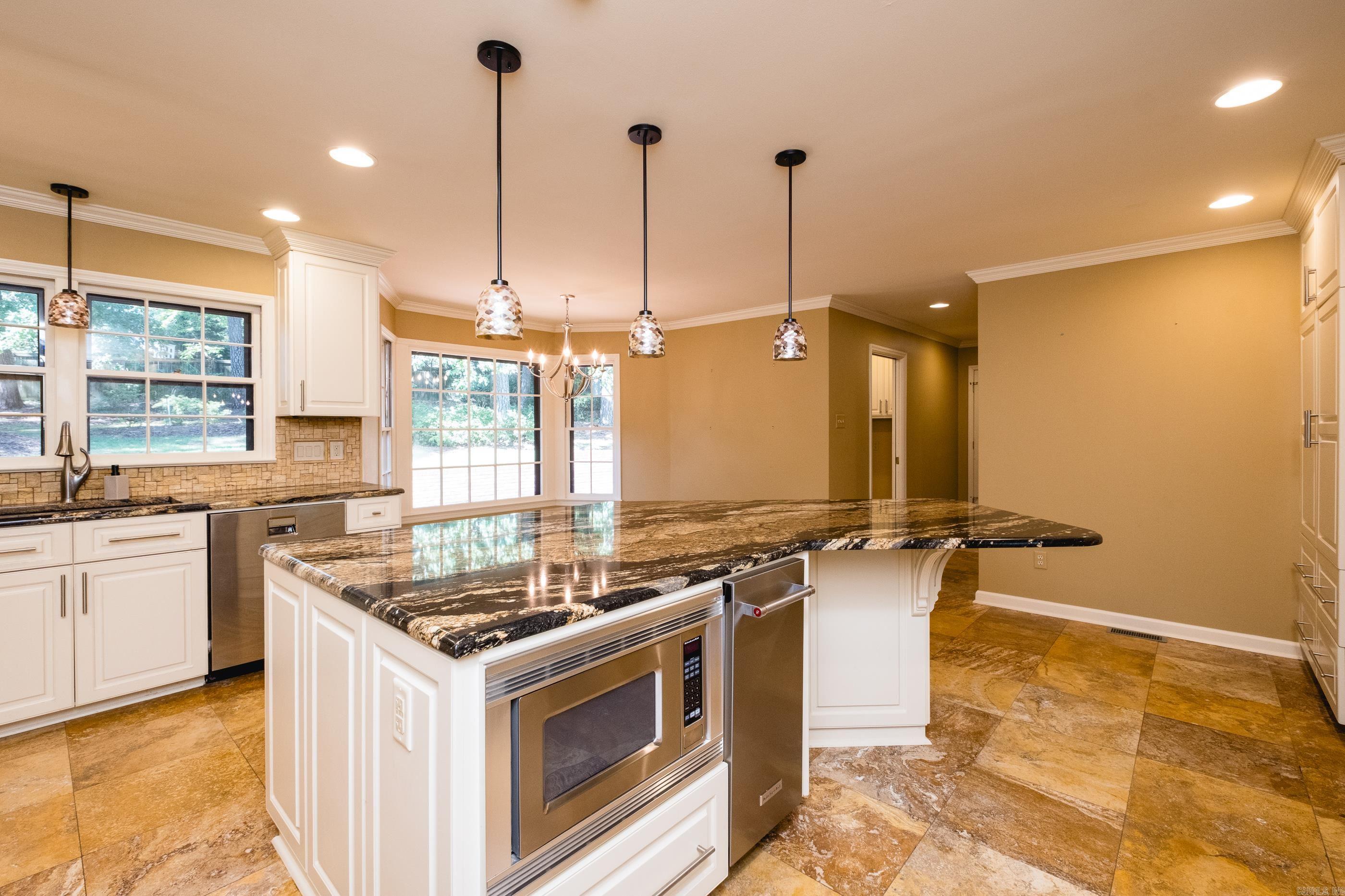 72 Robinwood  Little Rock, AR
