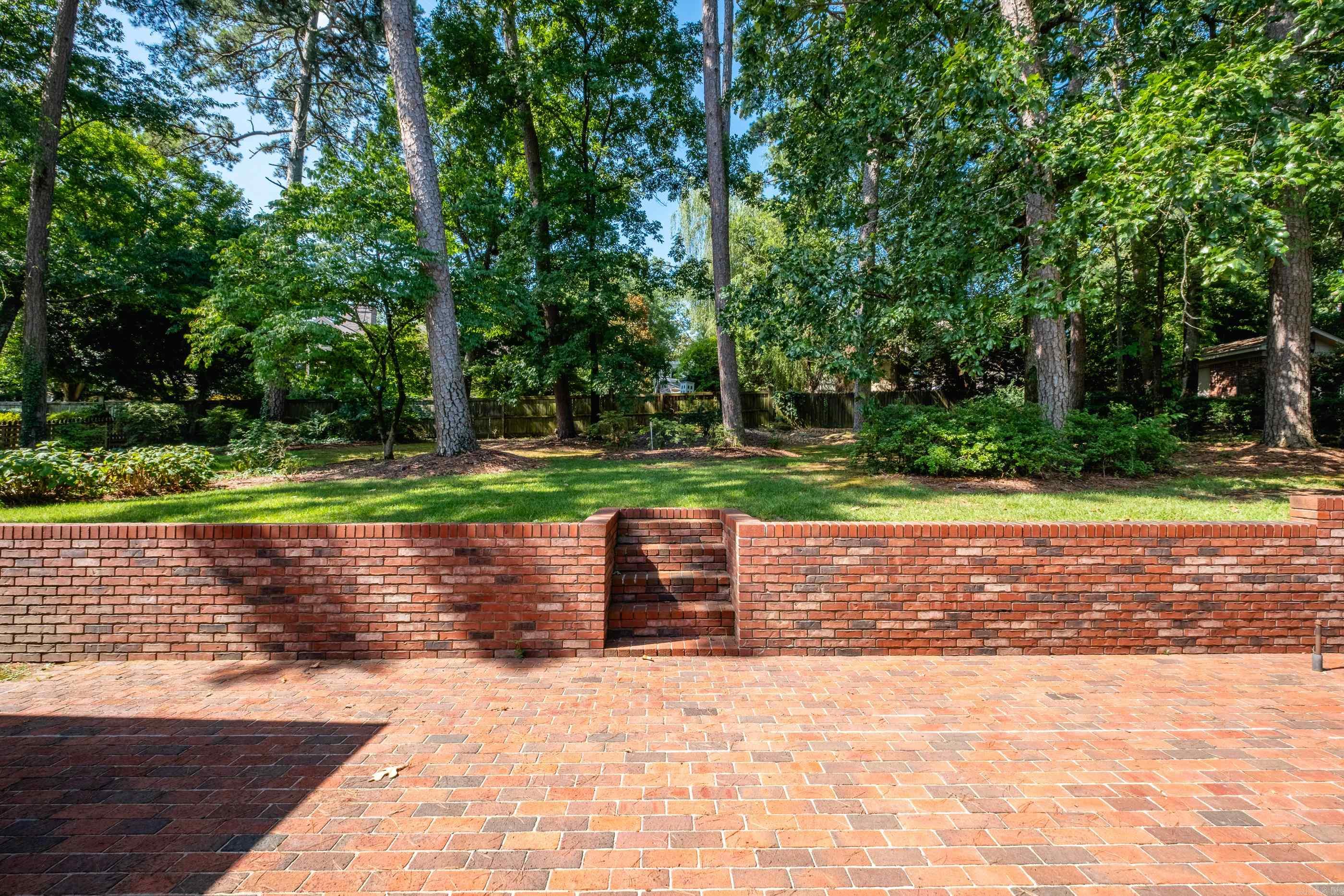 72 Robinwood  Little Rock, AR
