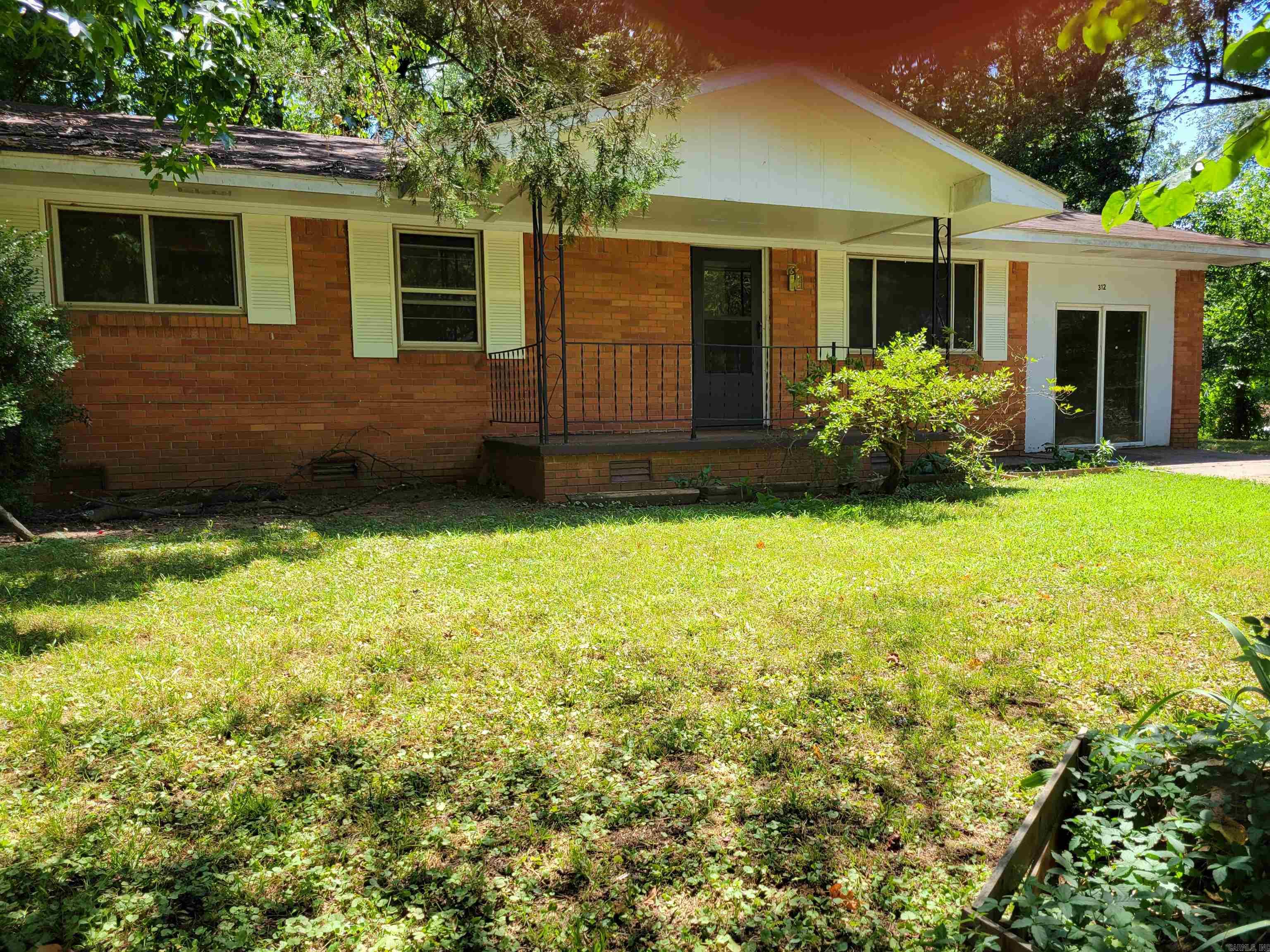 312 E Gum St  Russellville, AR