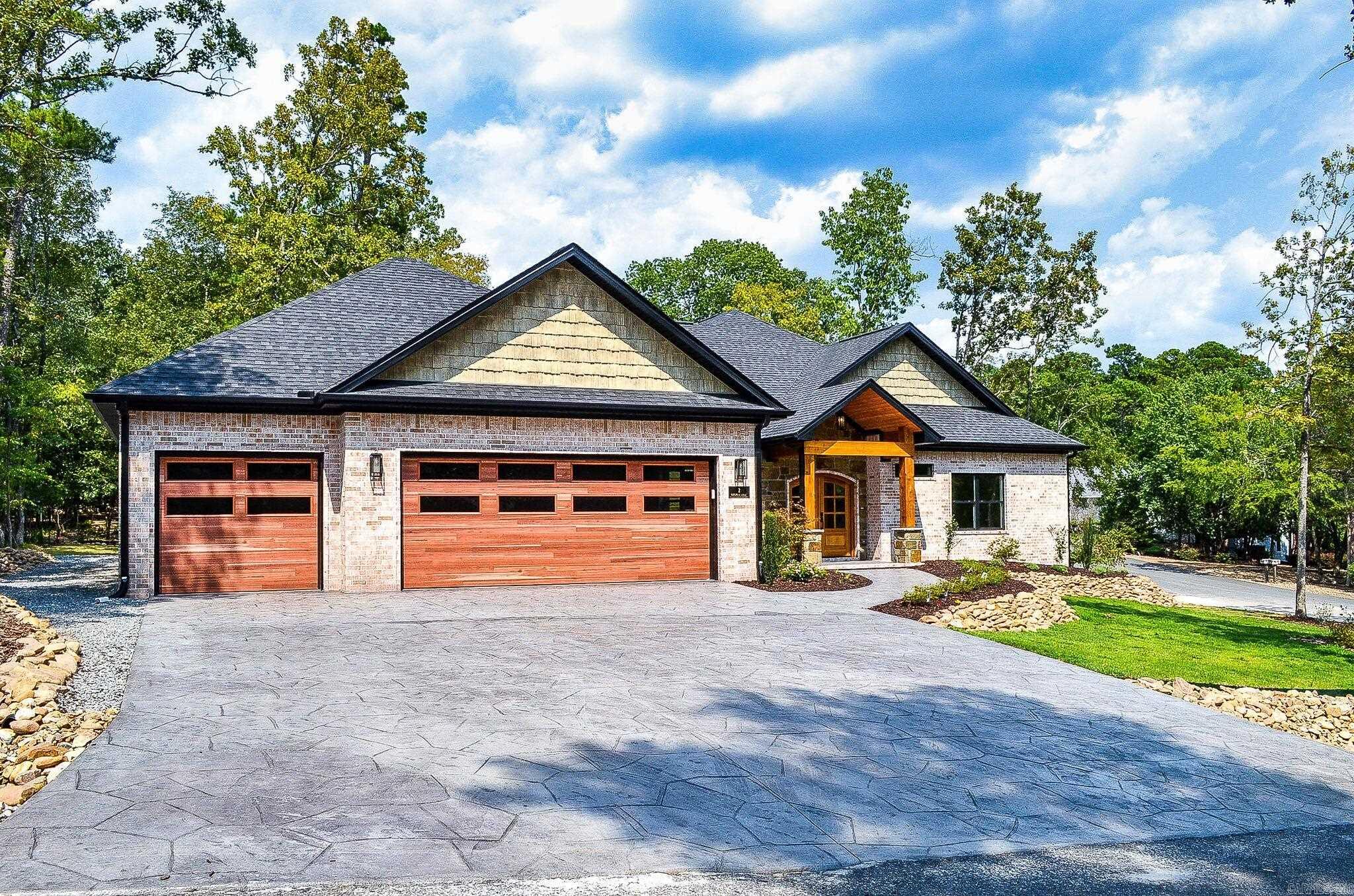 2 Resplandor Circle Hot Springs Village, AR 71909
