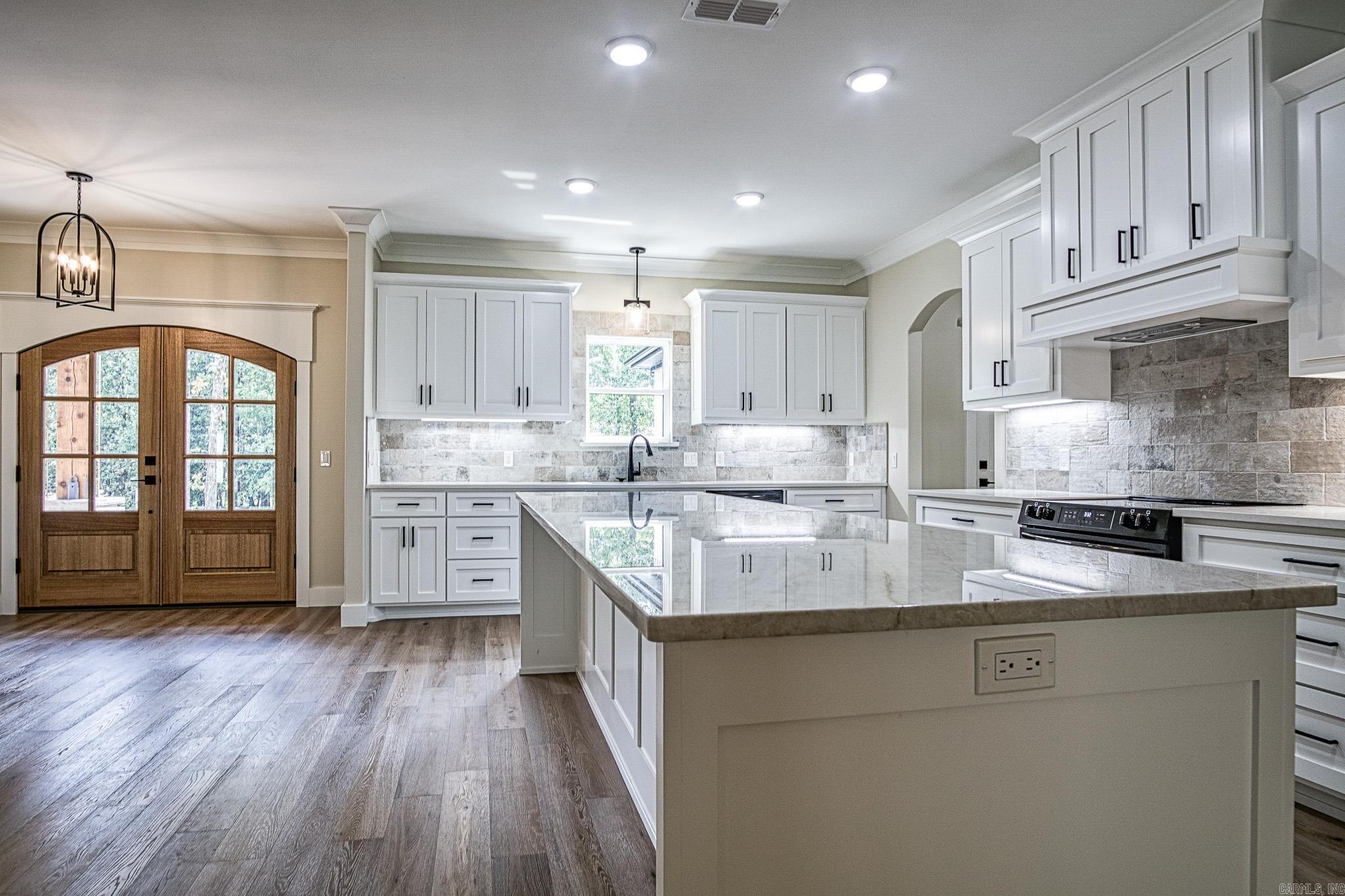 2 Resplandor Circle Hot Springs Village, AR 71909