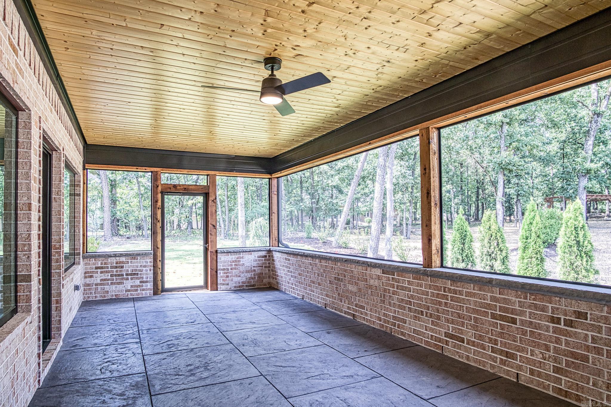 2 Resplandor Circle Hot Springs Village, AR 71909