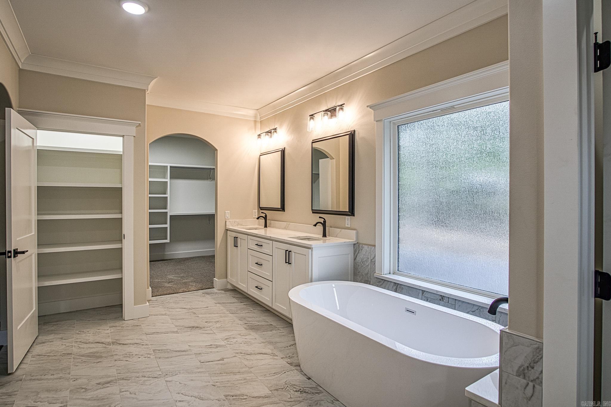 2 Resplandor Circle Hot Springs Village, AR 71909