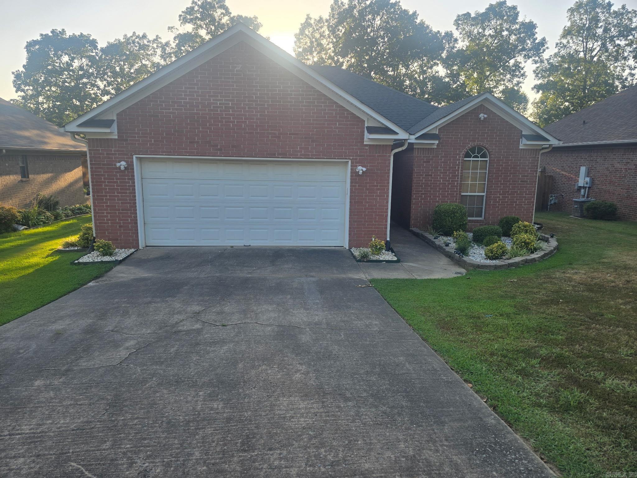 66 Garden Oak  Maumelle, AR