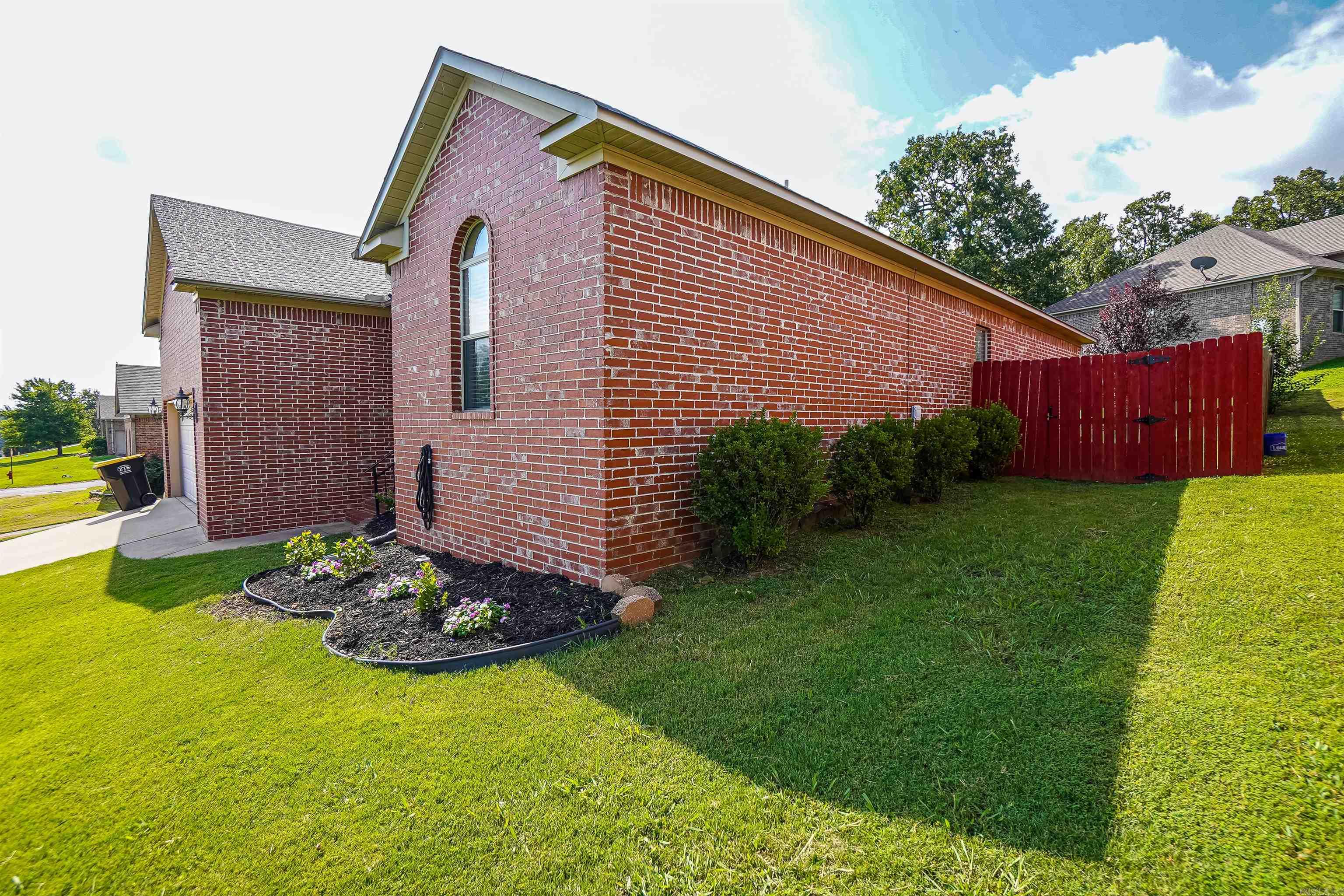 15 Concord  Mayflower, AR