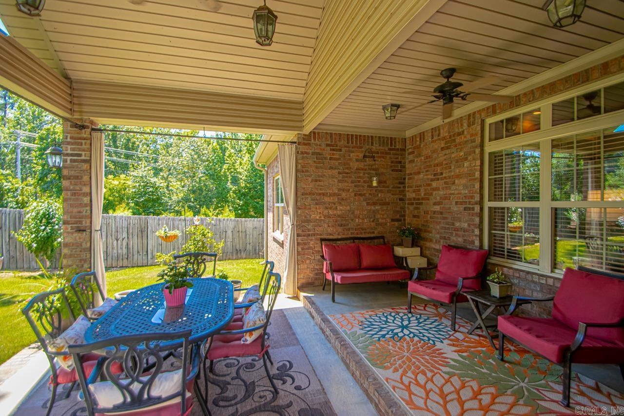 515 Clayton Oaks  Benton, AR