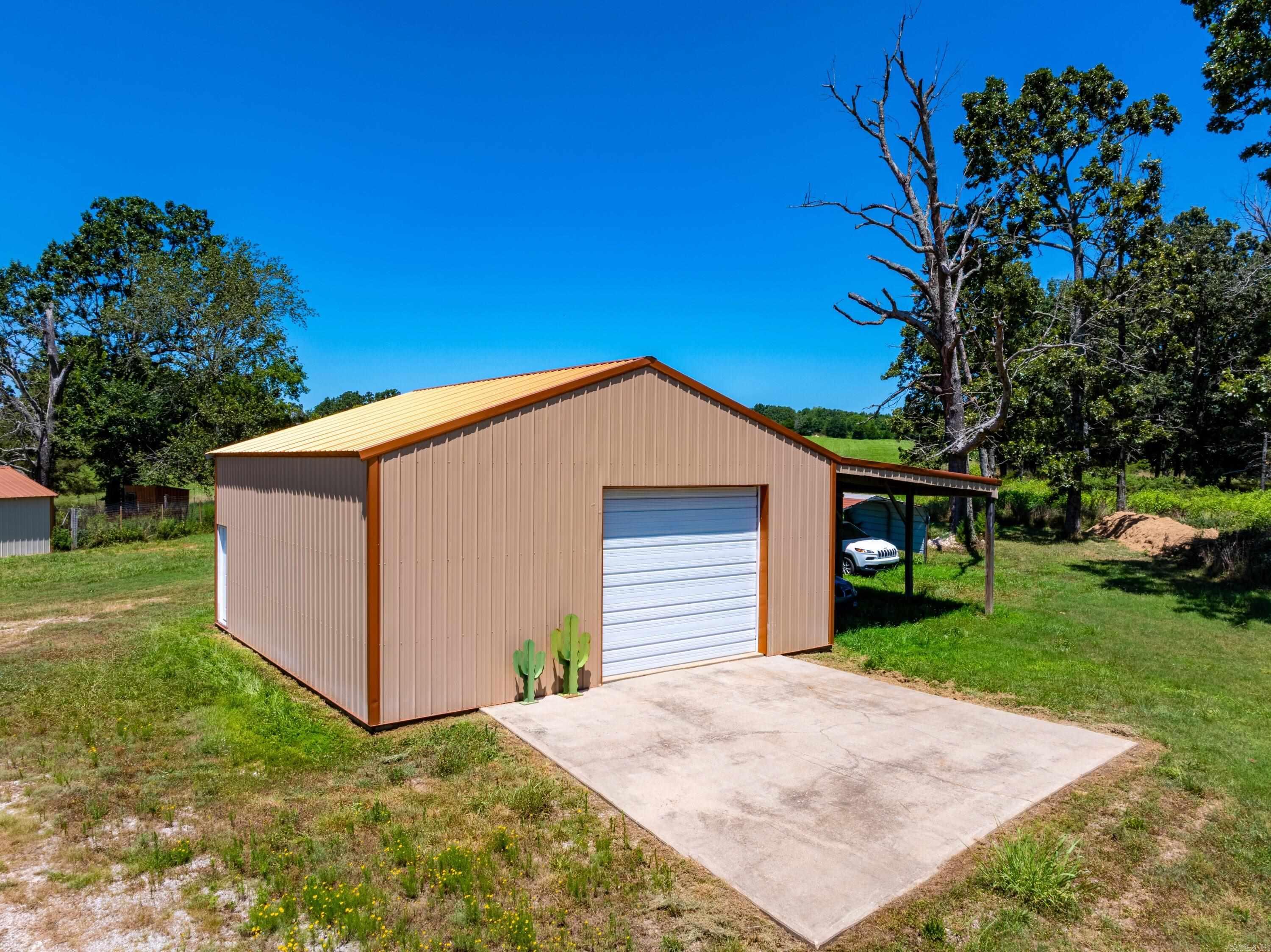 375 Greasy Creek Rd  Salem, AR