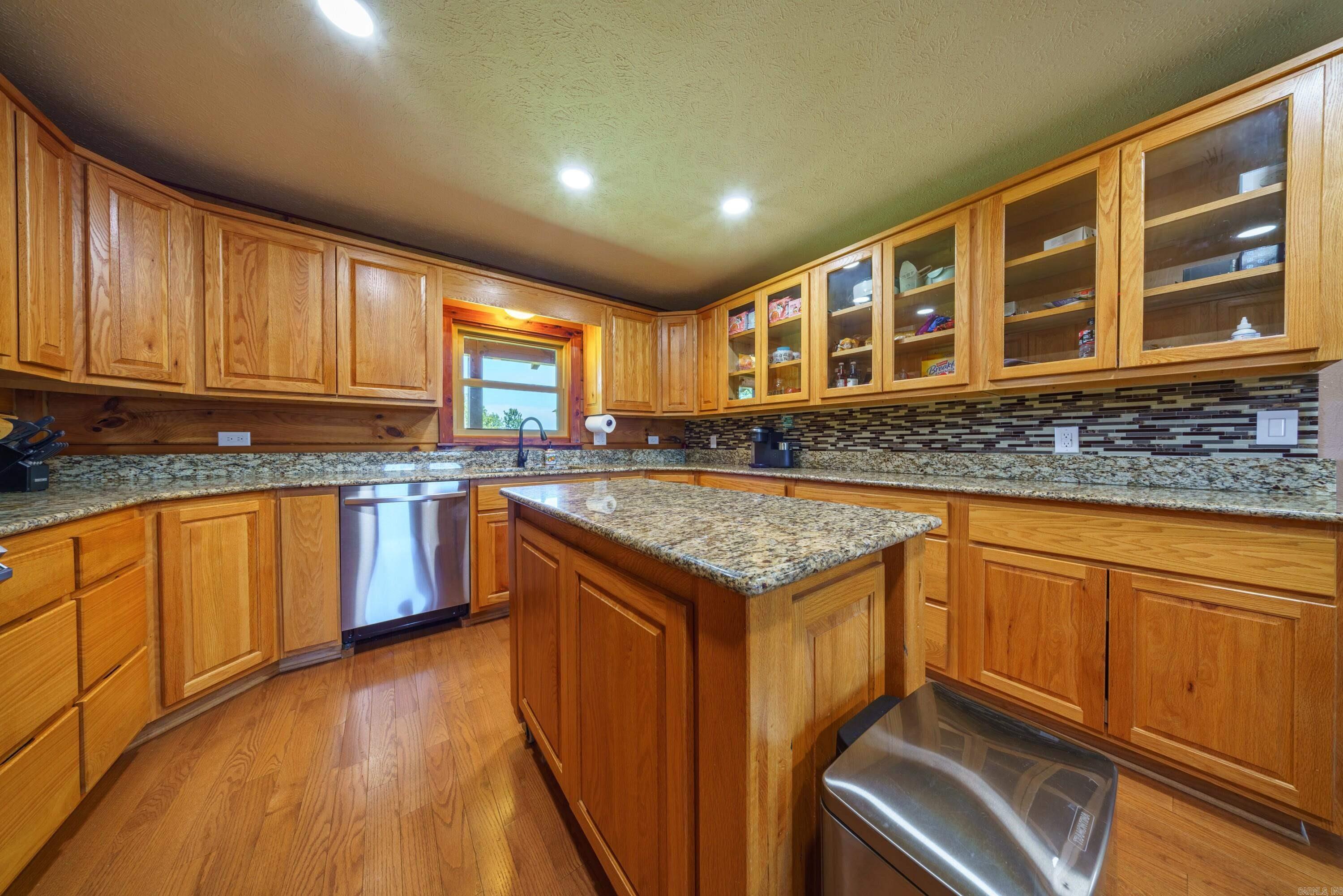 375 Greasy Creek Rd  Salem, AR