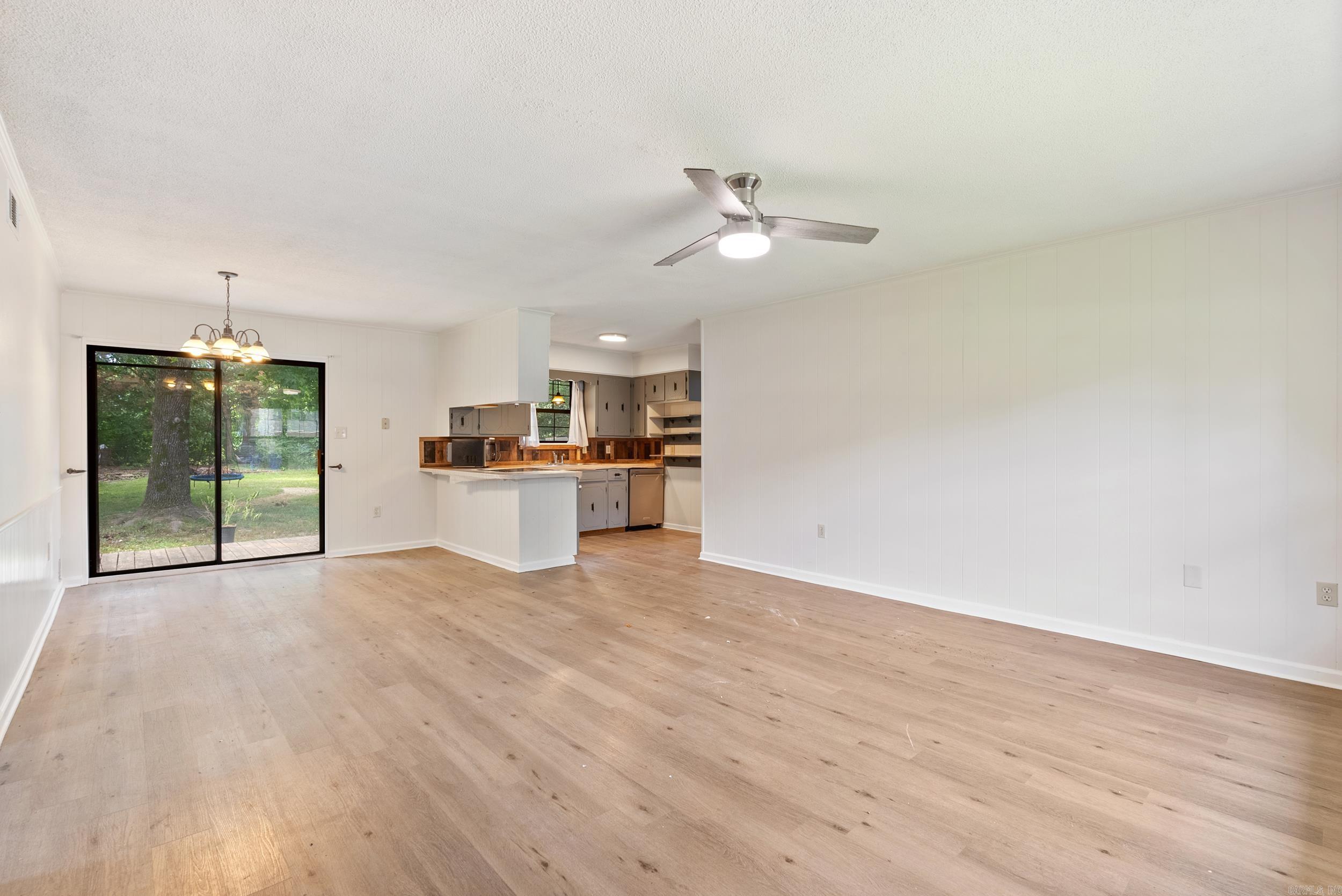 11 Snowden  Greenbrier, AR
