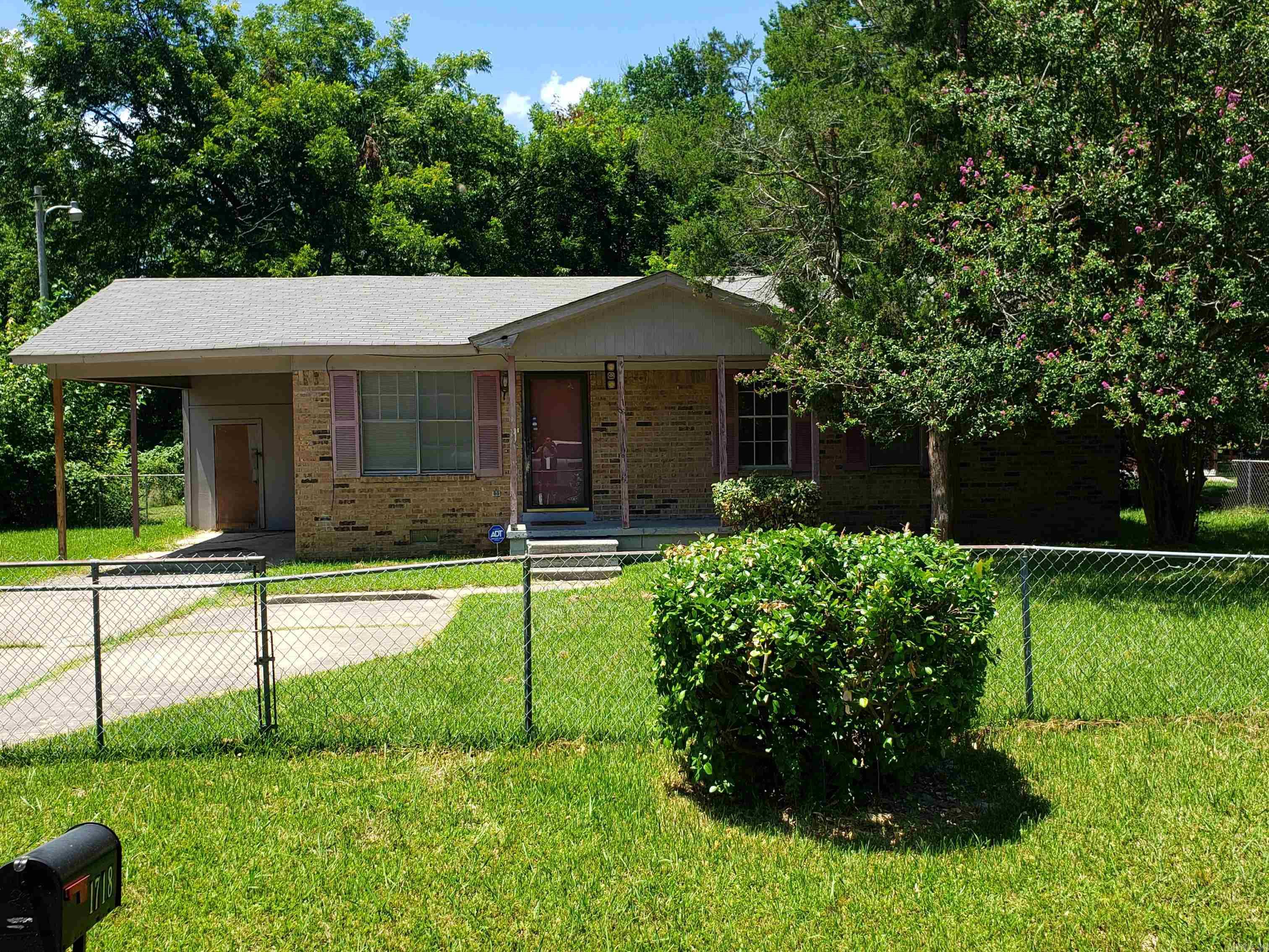 1718 S Marsh  Pine Bluff, AR