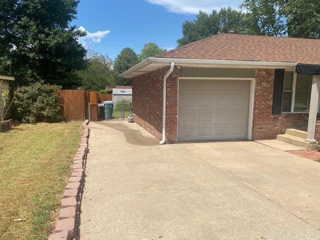 8814 Clover Hill  Little Rock, AR