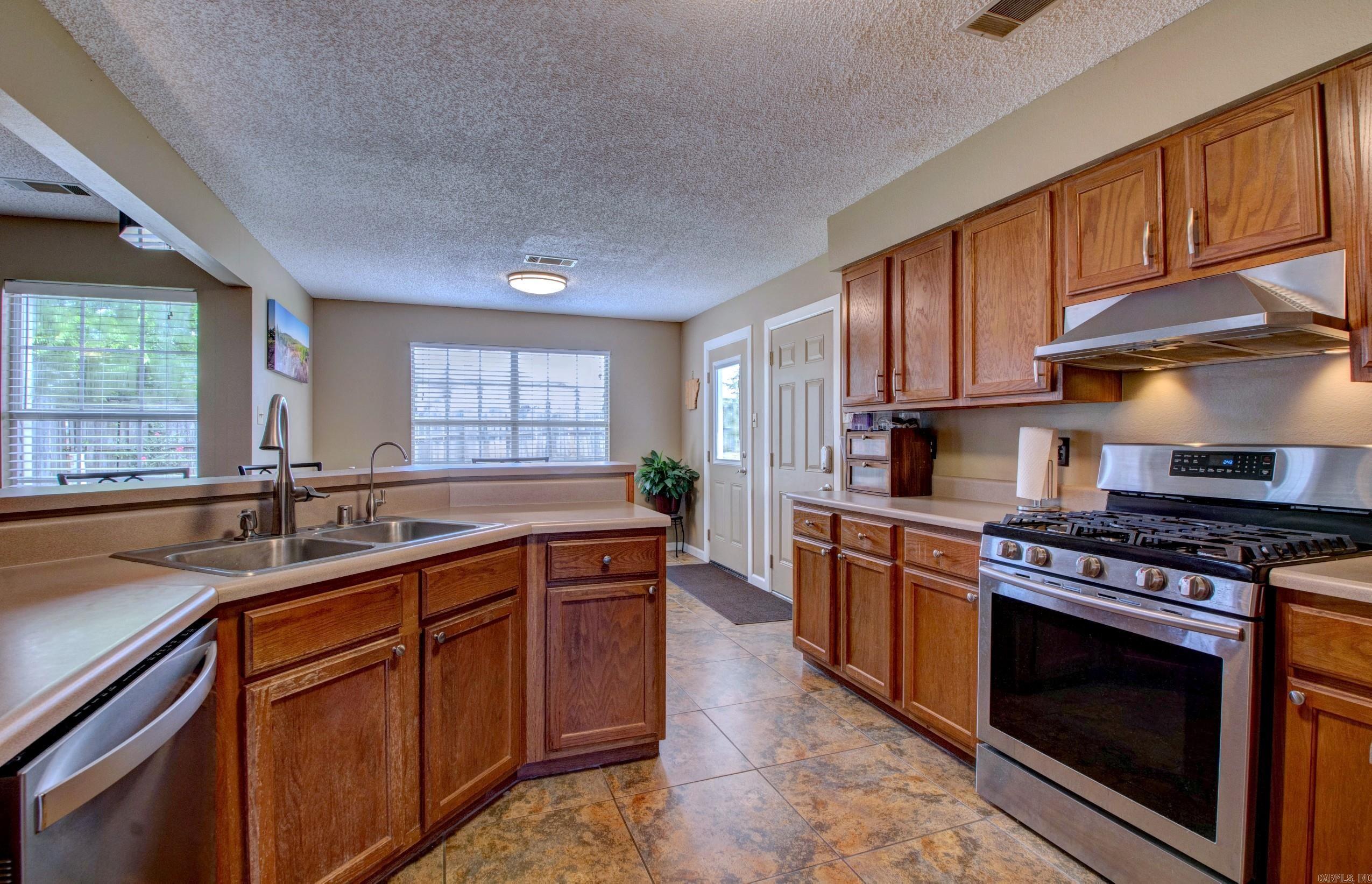 17 Holly Brook  Maumelle, AR