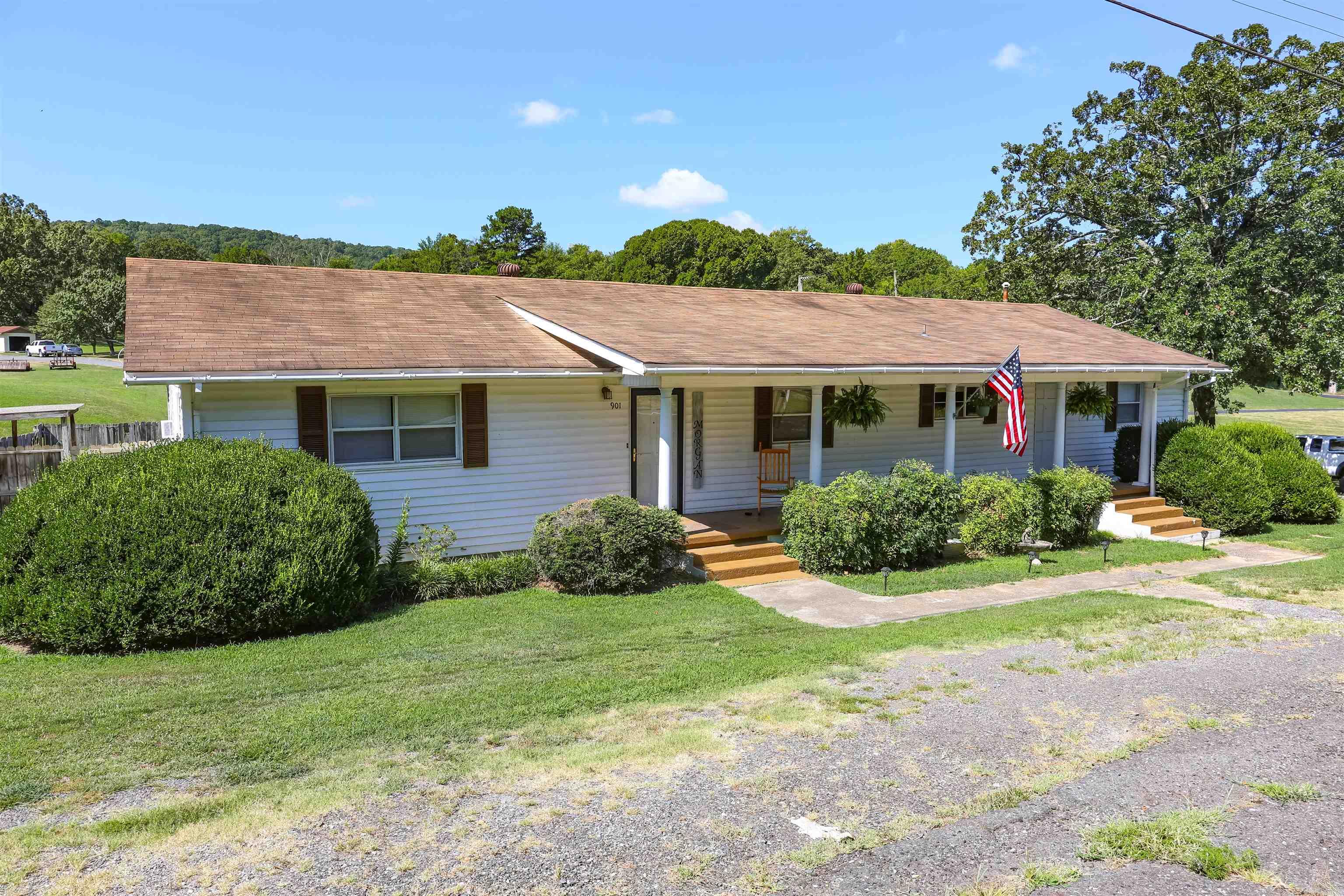 901 Highway 270  Mount Ida, AR