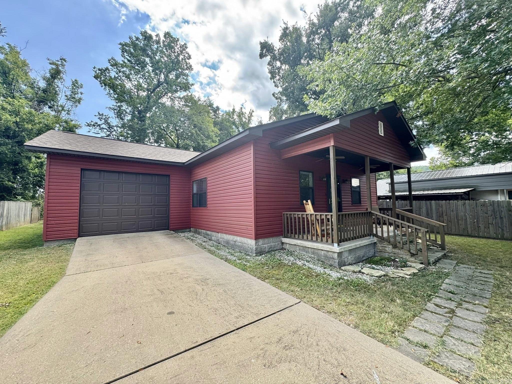 320 Pebble Creek  Mountain View, AR