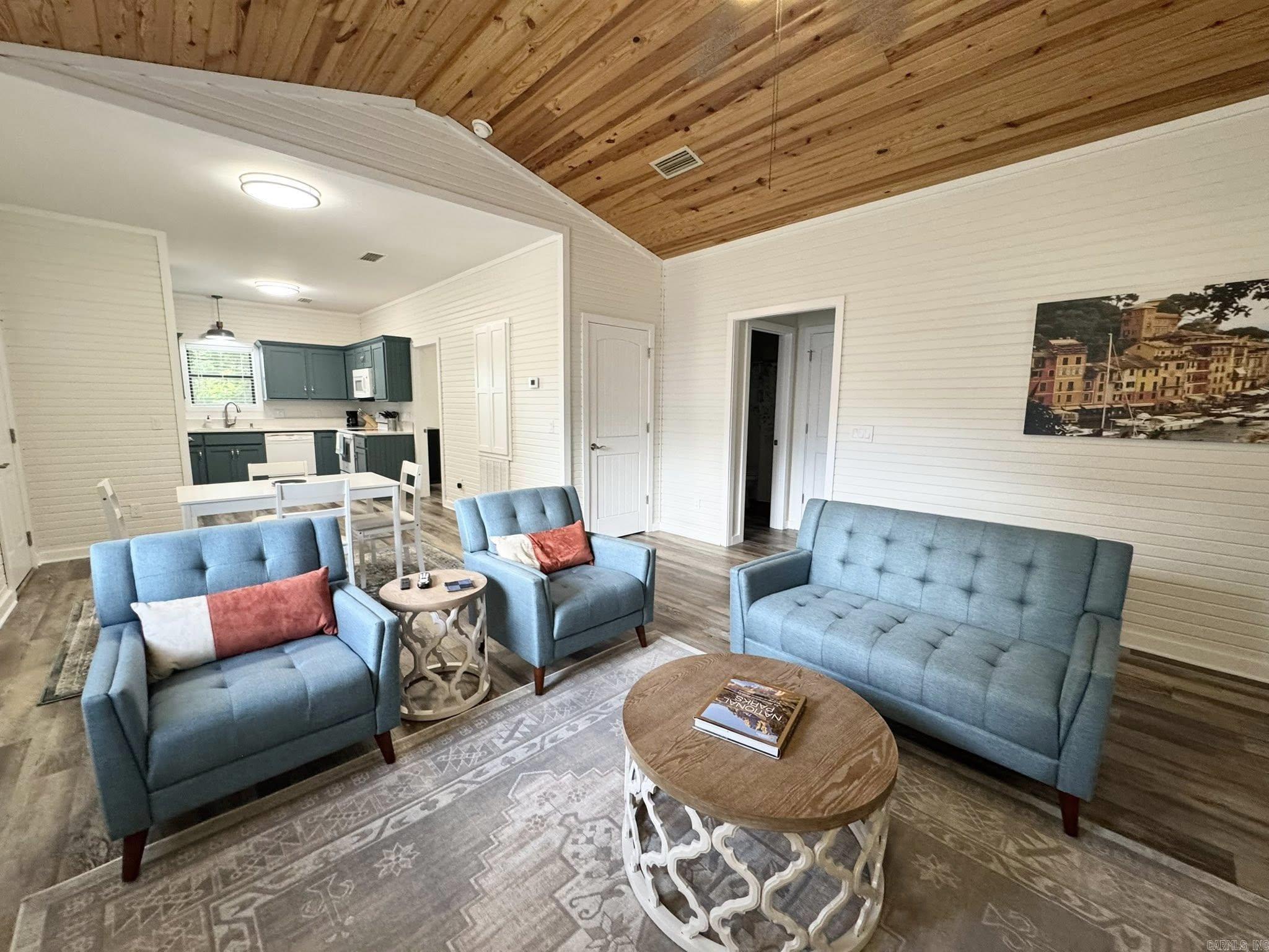 320 Pebble Creek  Mountain View, AR