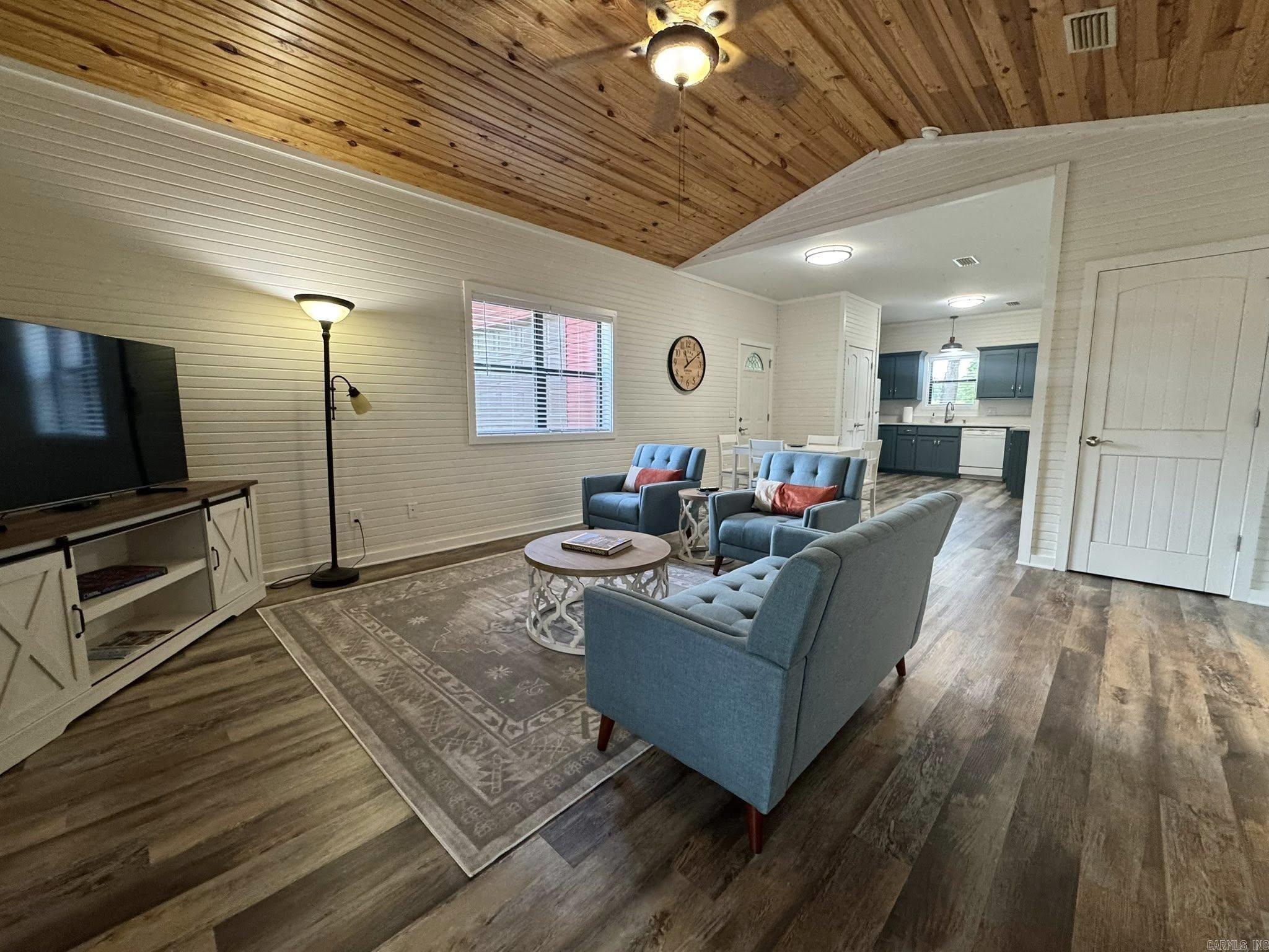 320 Pebble Creek  Mountain View, AR