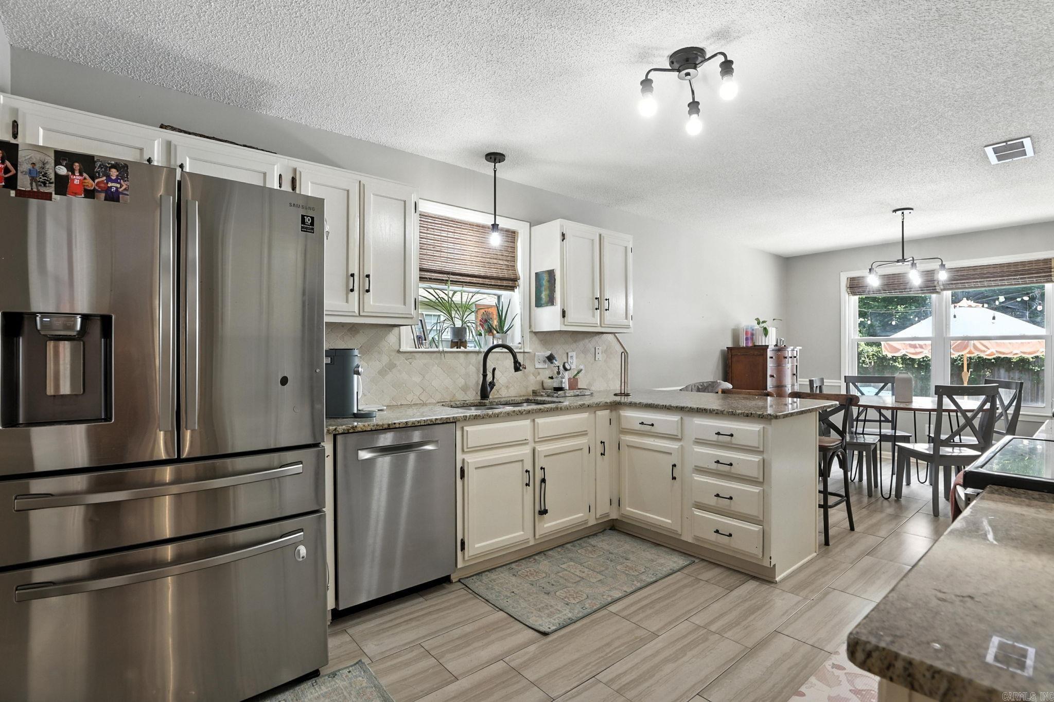 28 Crestwood Dr  Cabot, AR