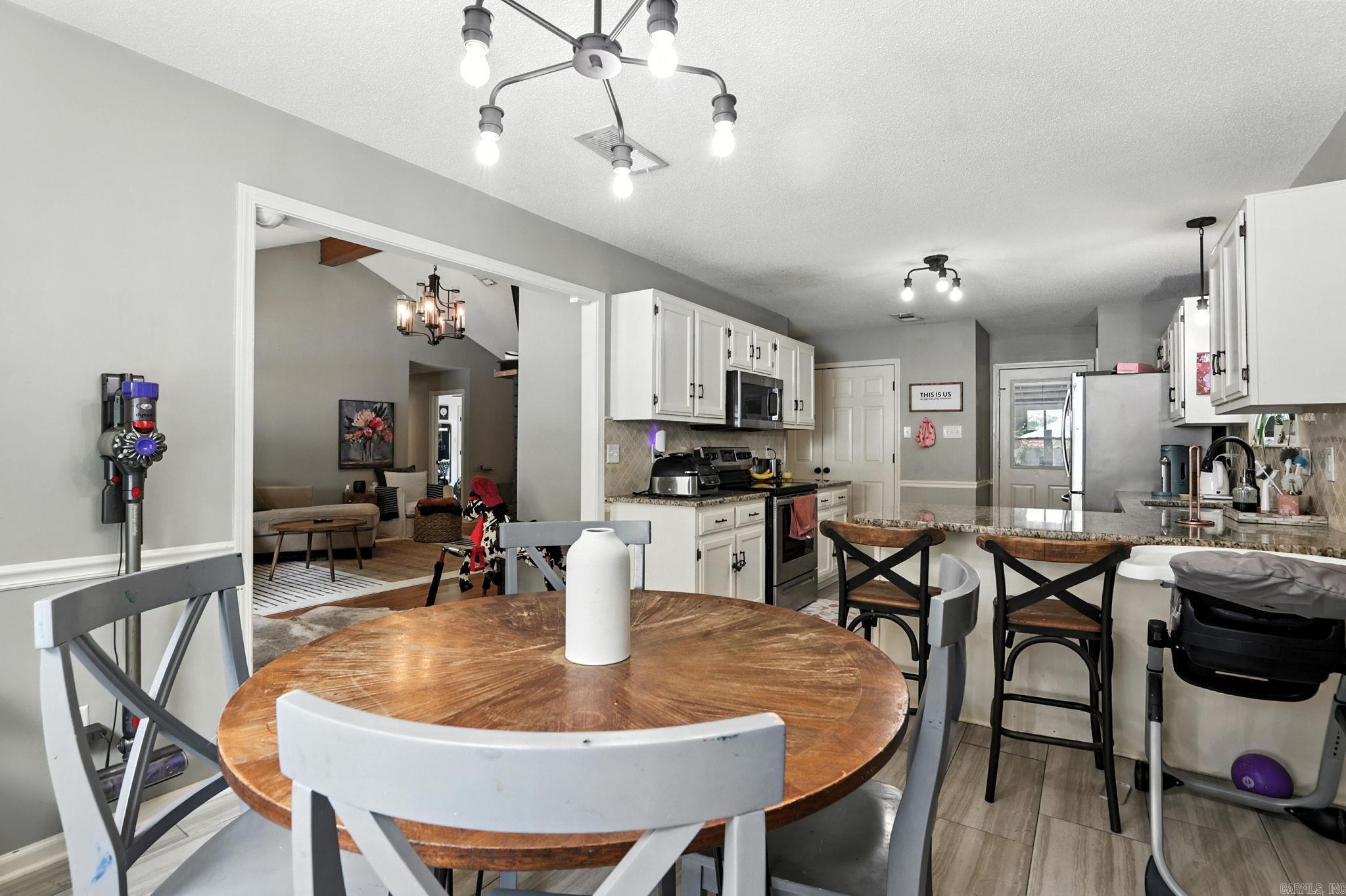 28 Crestwood Dr  Cabot, AR