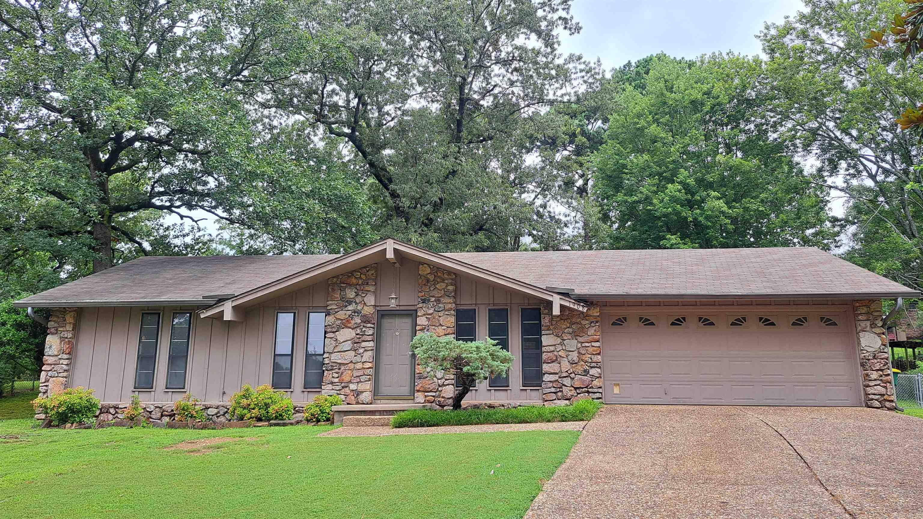 1908 Ponderosa  North Little Rock, AR