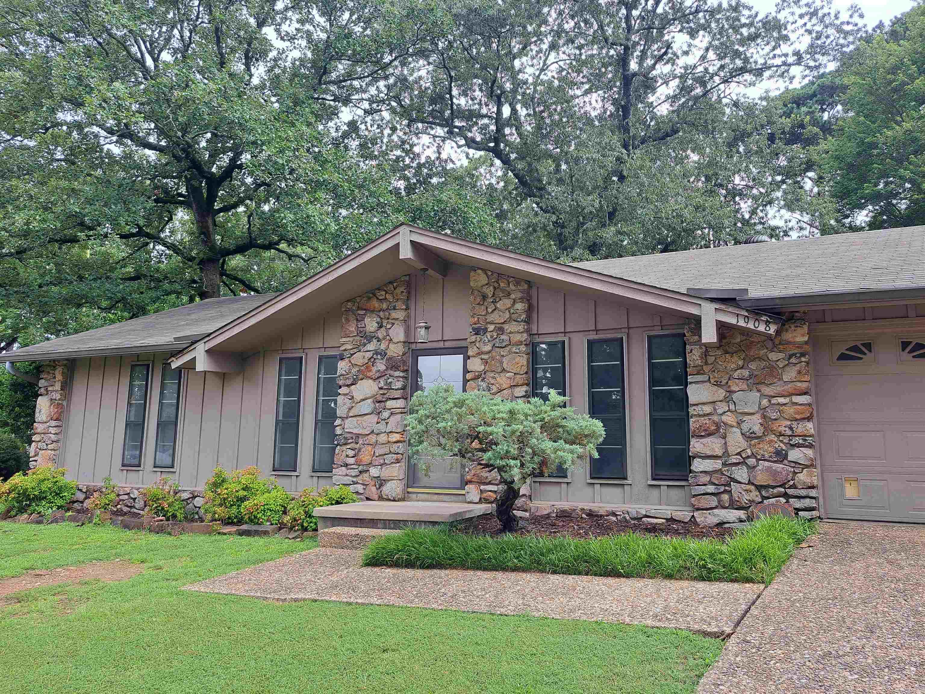 1908 Ponderosa  North Little Rock, AR
