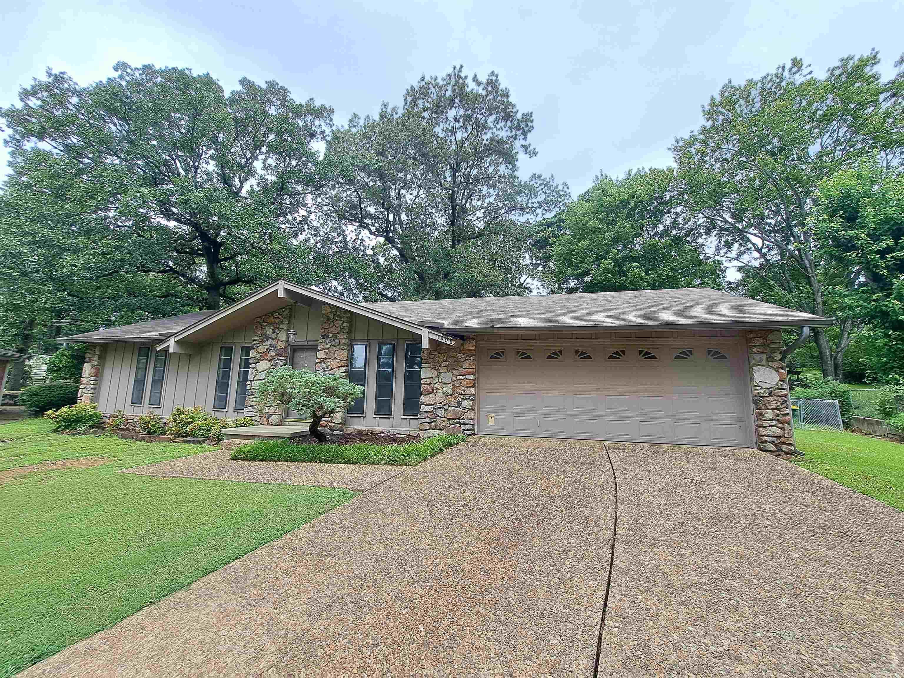 1908 Ponderosa  North Little Rock, AR