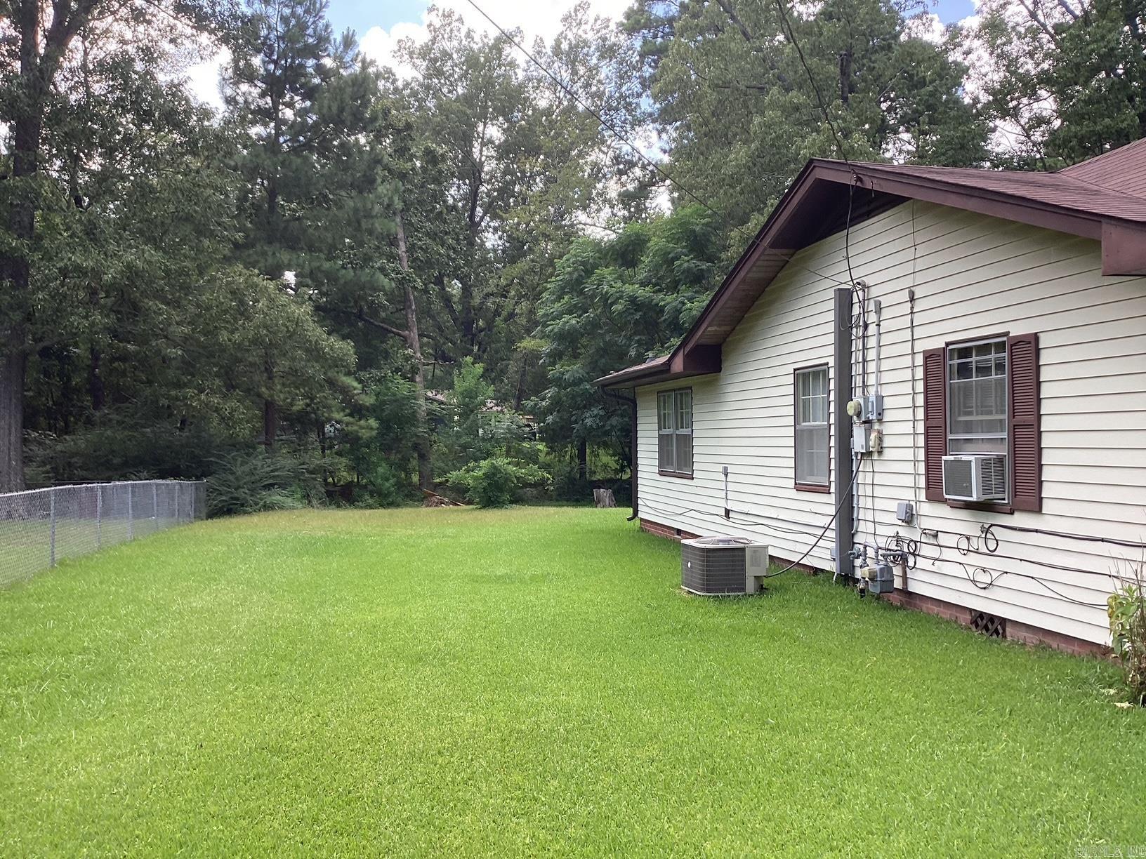 1300 James St  Hope, AR