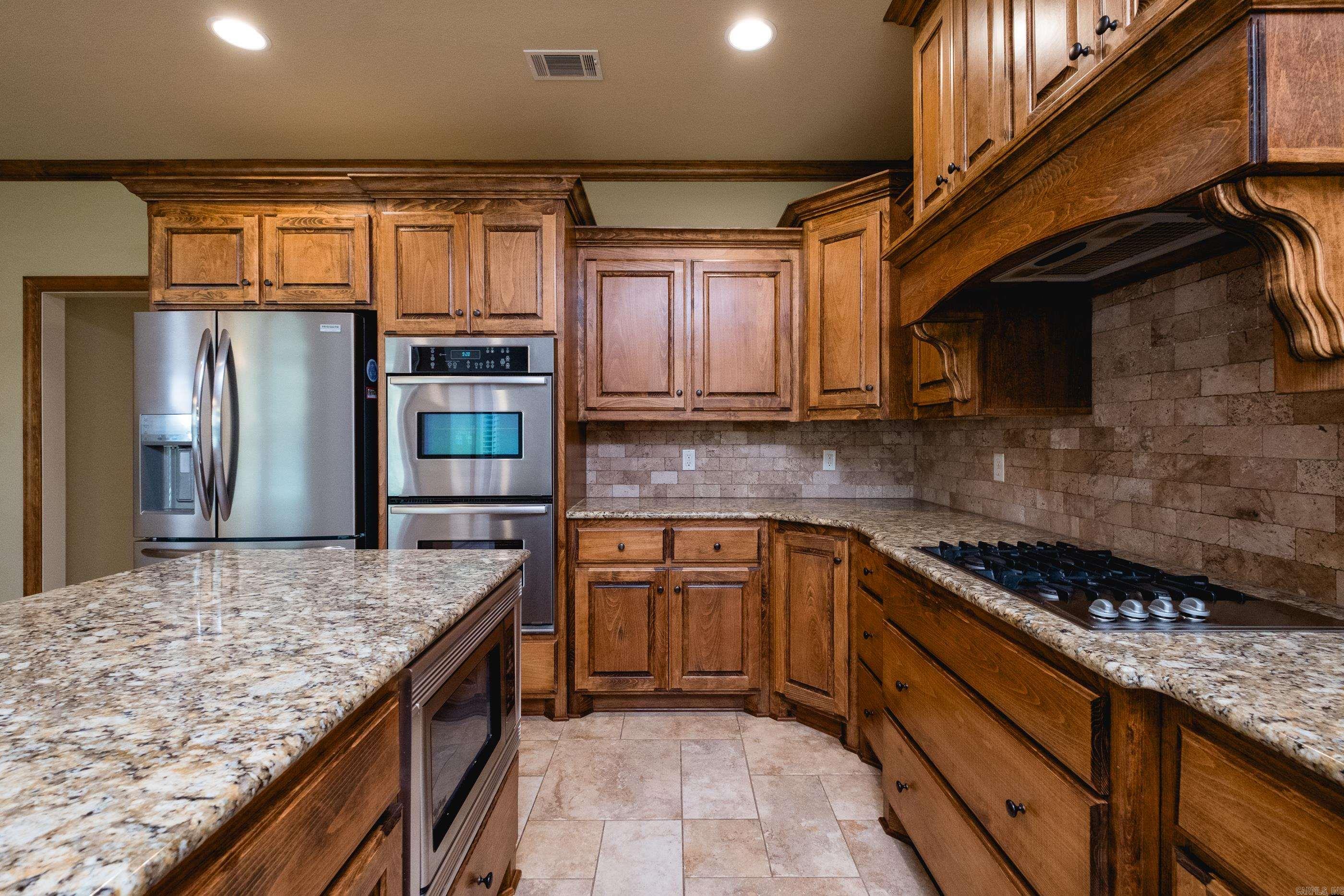 123 Lake Valley  Maumelle, AR