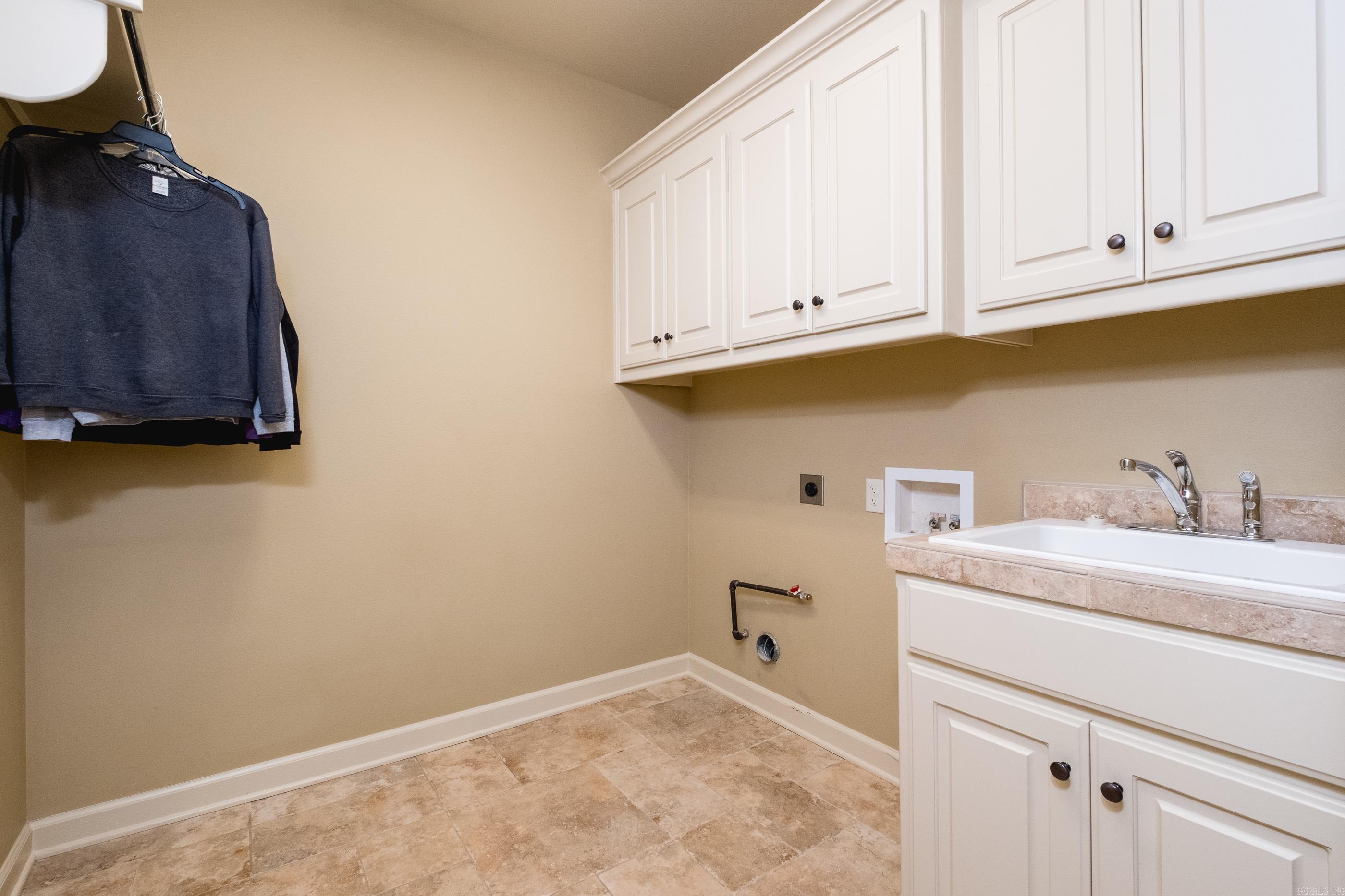 123 Lake Valley  Maumelle, AR
