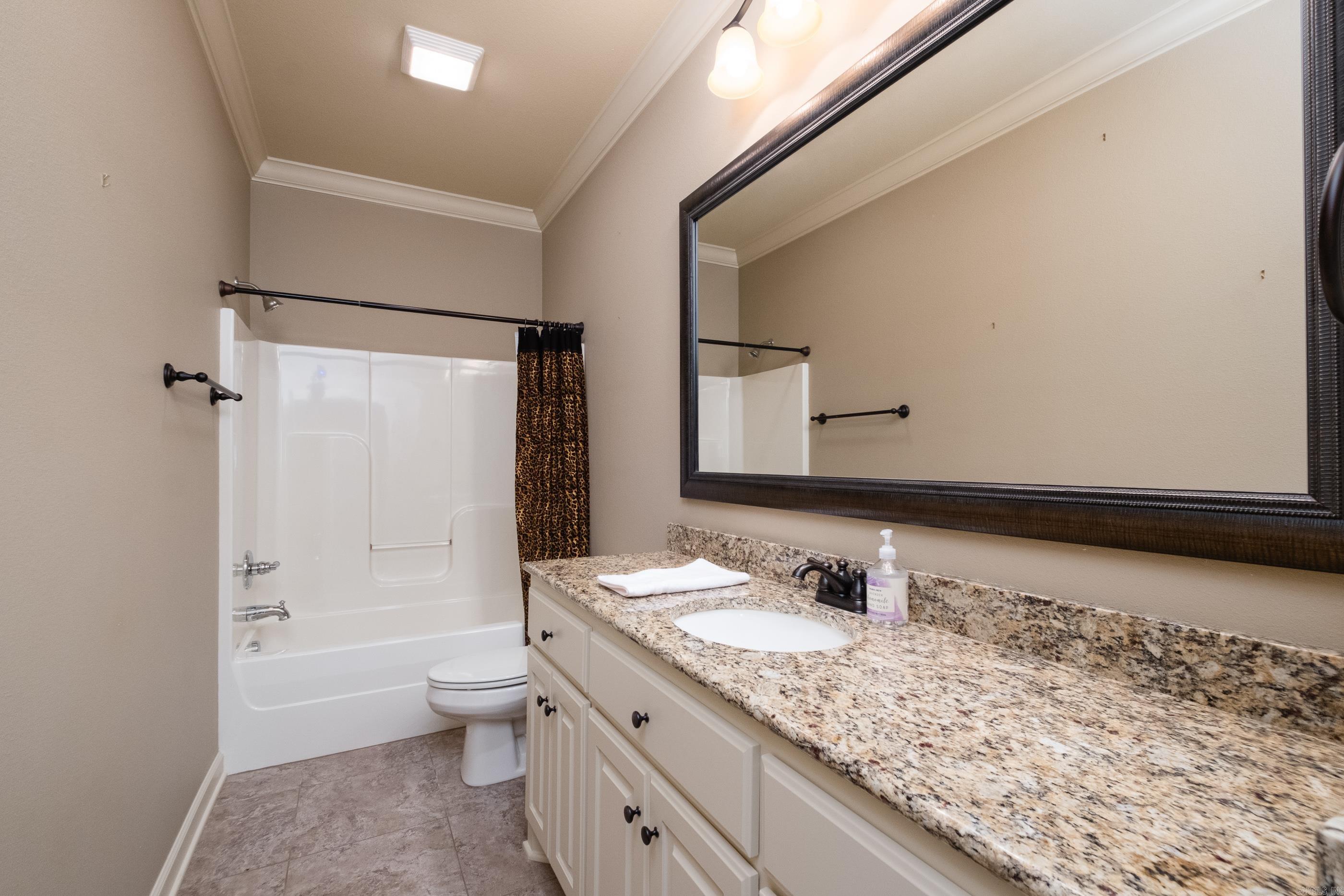 123 Lake Valley  Maumelle, AR
