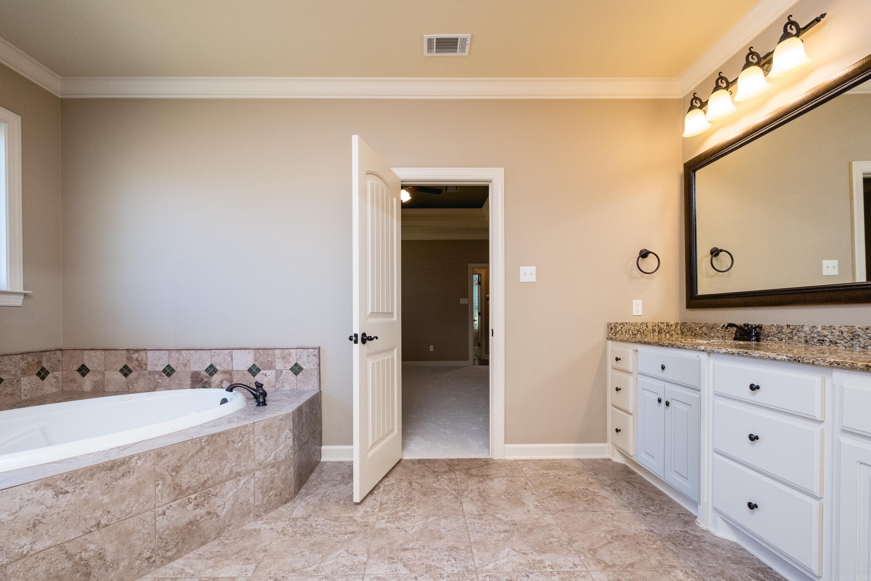 123 Lake Valley  Maumelle, AR