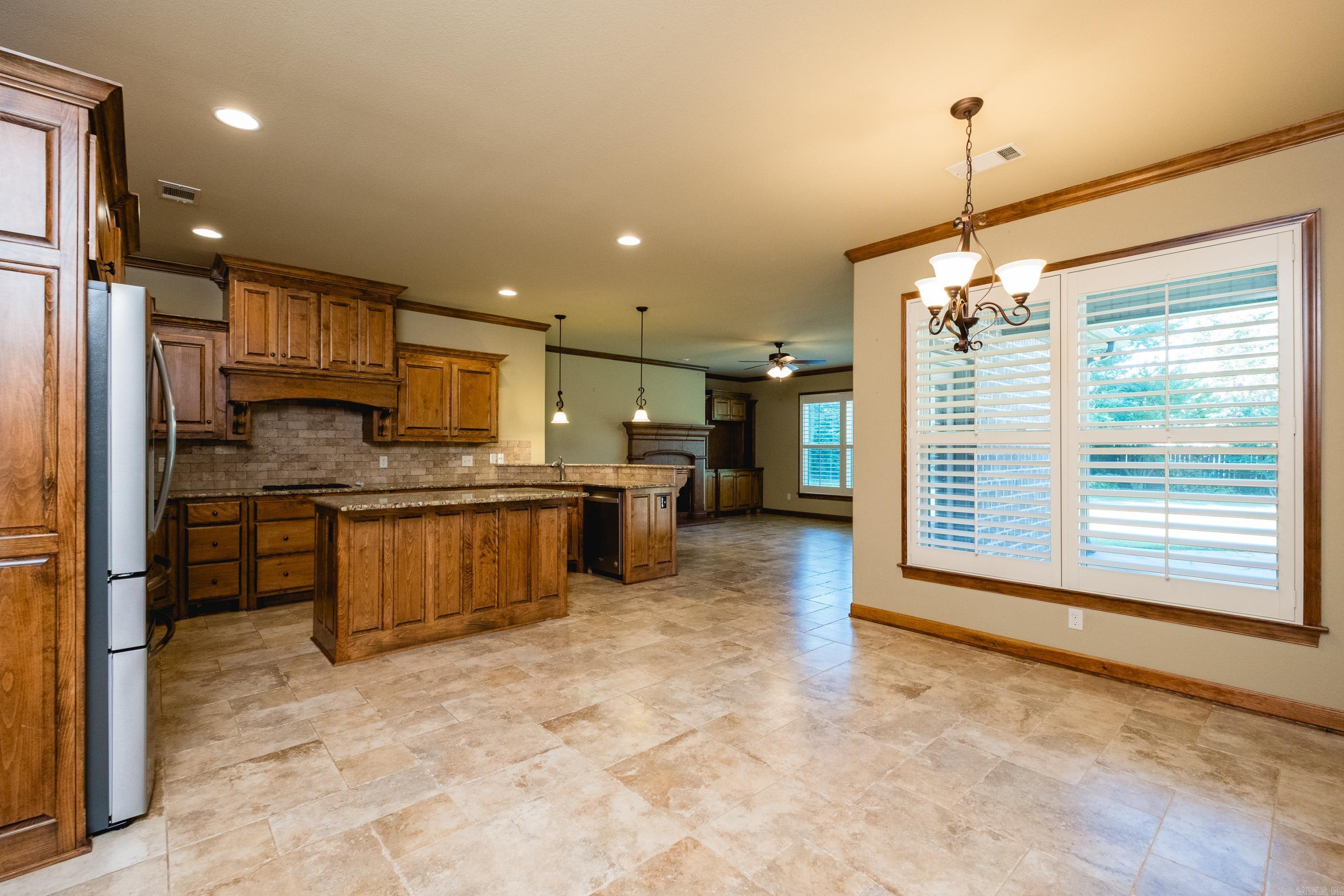 123 Lake Valley  Maumelle, AR