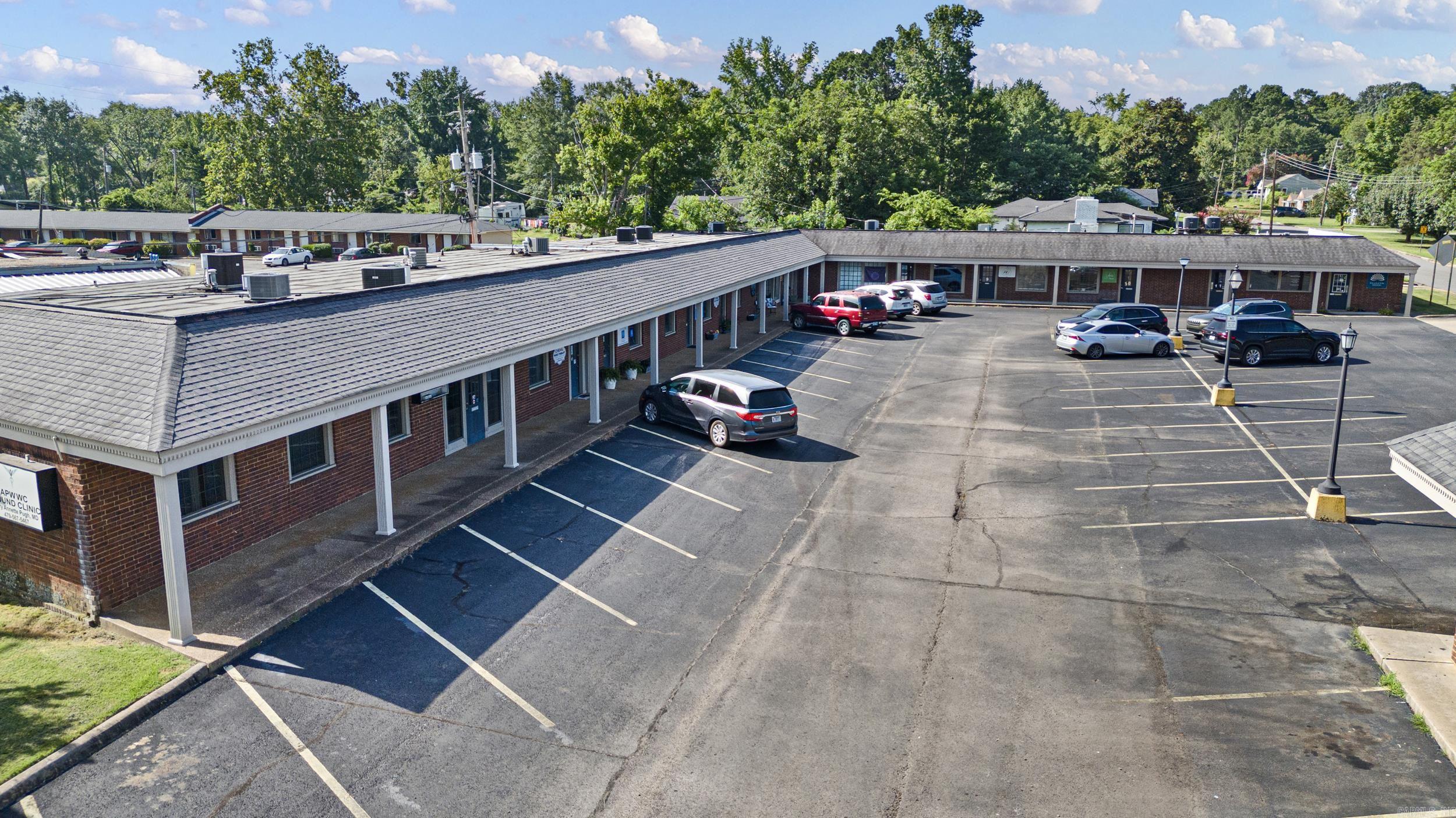 2621 W Main  Russellville, AR