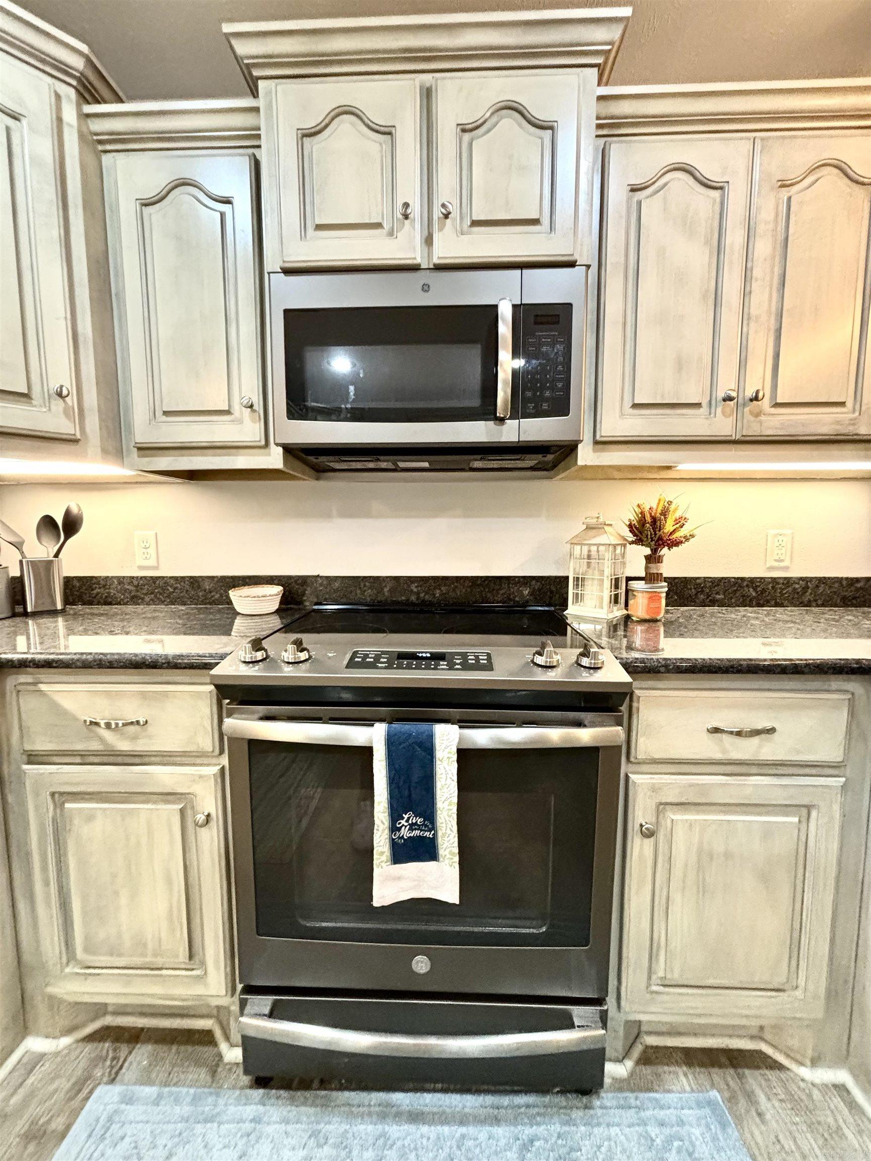 265 Pleasant Oaks Loop  El Paso, AR