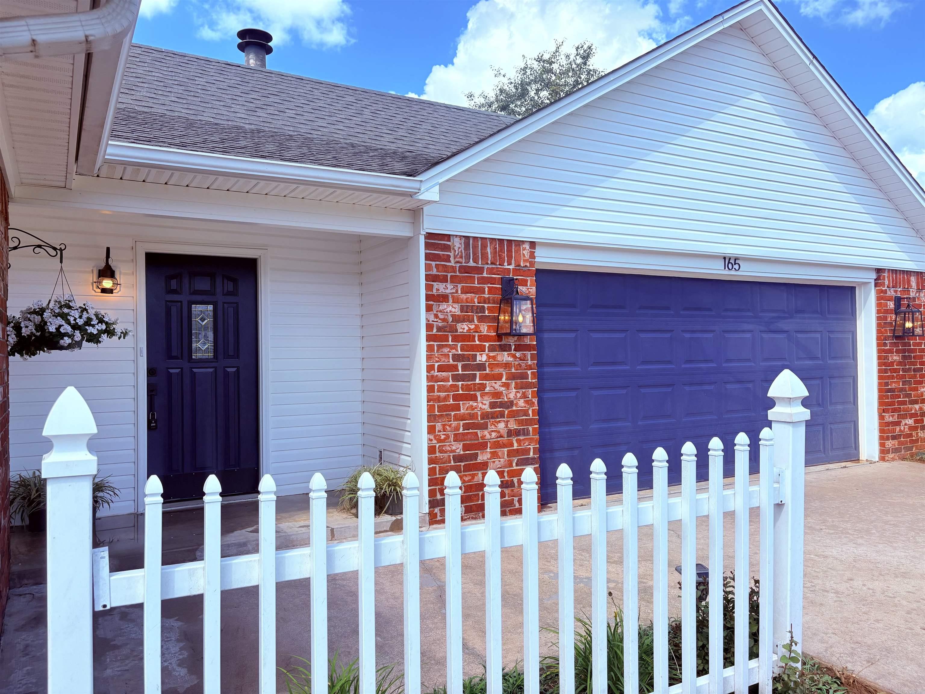 165 Mountain View Circle  Clarksville, AR