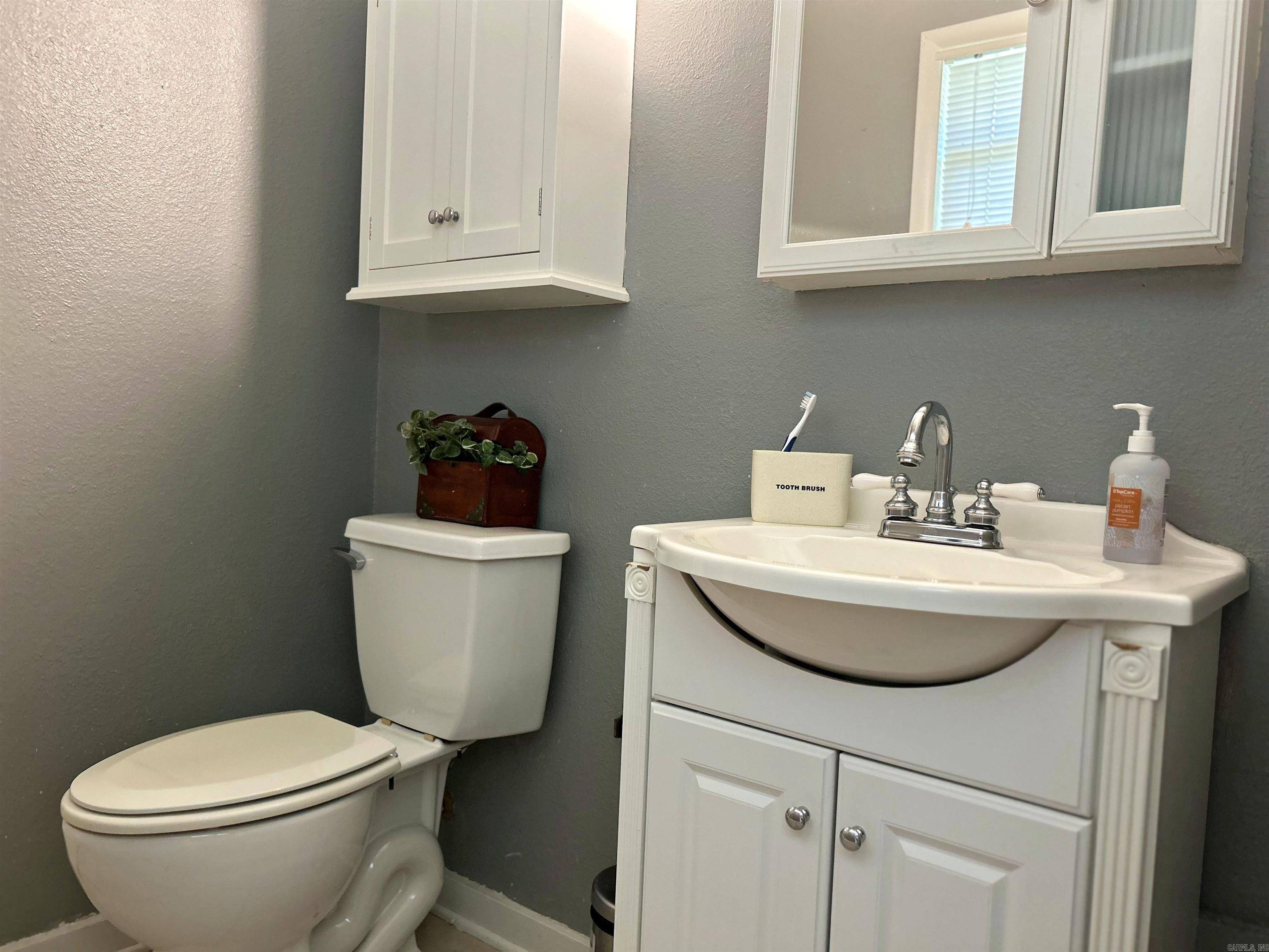 1808 Sylvia  Arkadelphia, AR