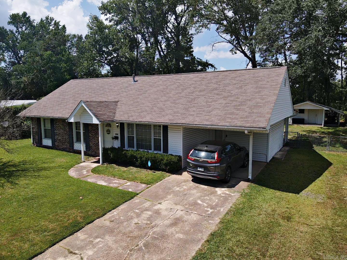 1808 Sylvia  Arkadelphia, AR