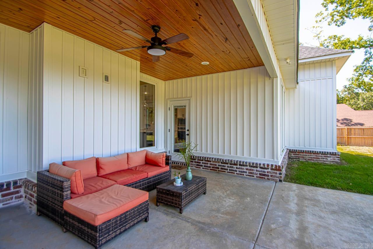 5947 Beth Ln  Benton, AR