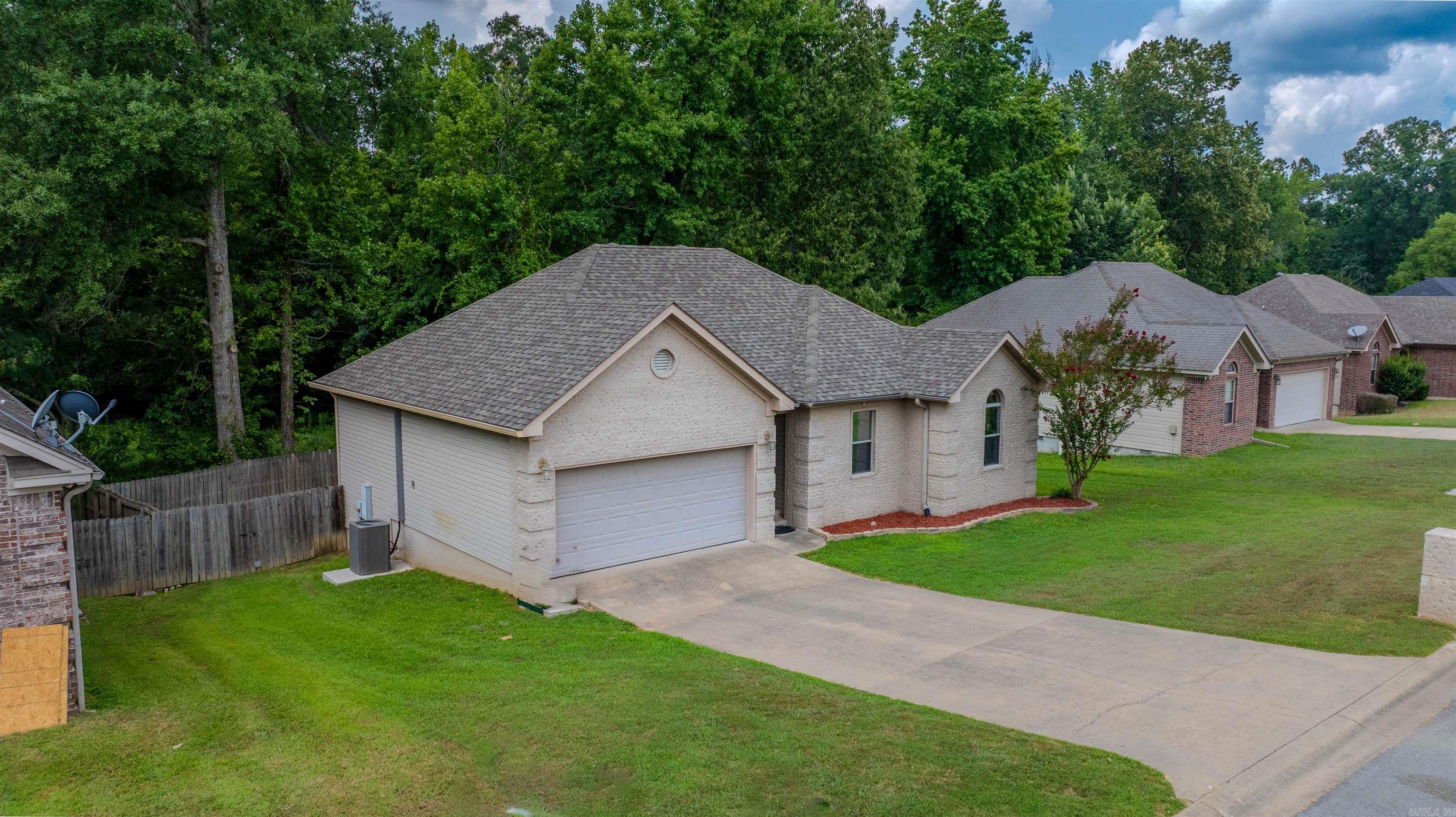 213 Pleasant Holly  Benton, AR