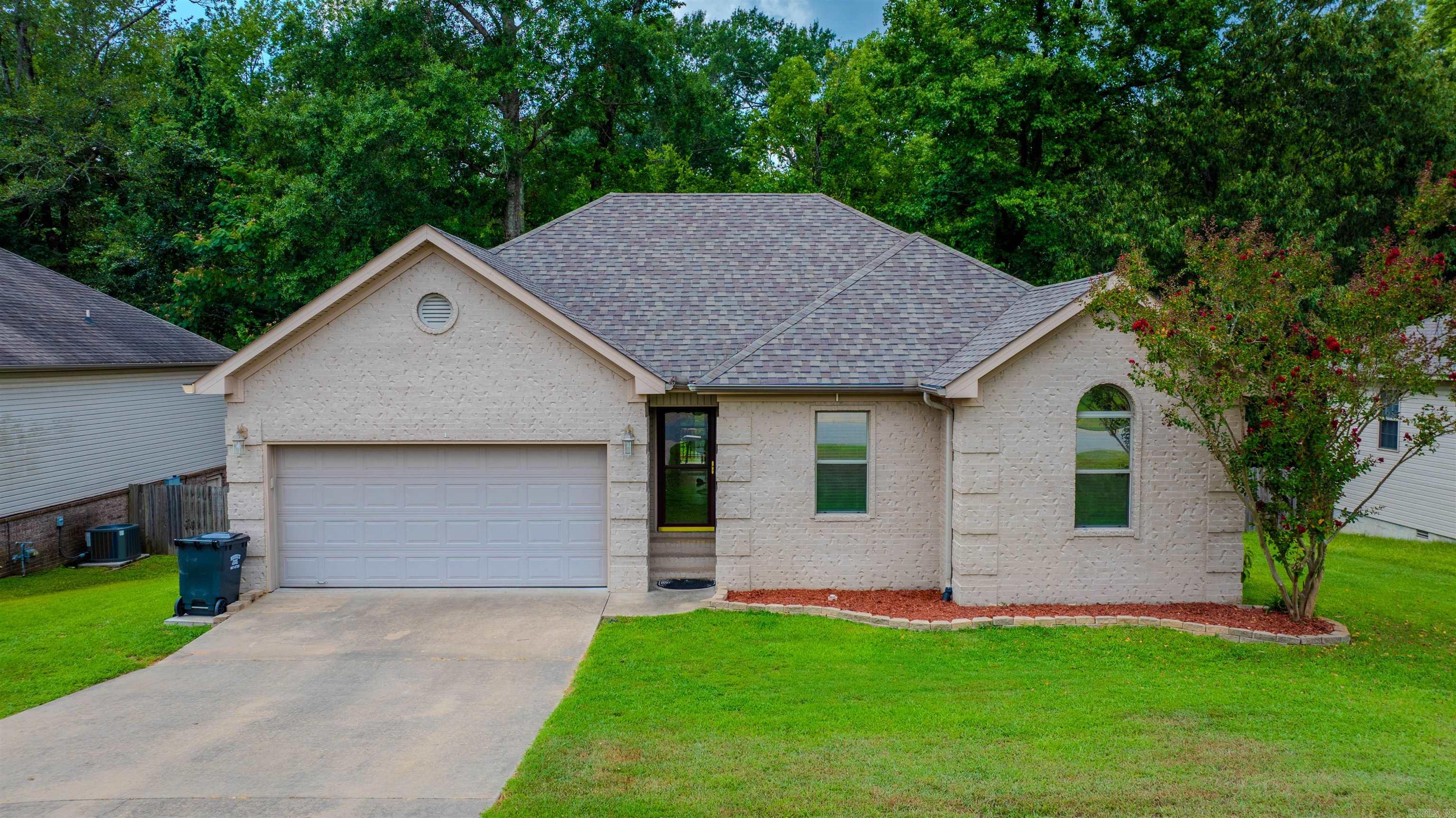 213 Pleasant Holly  Benton, AR