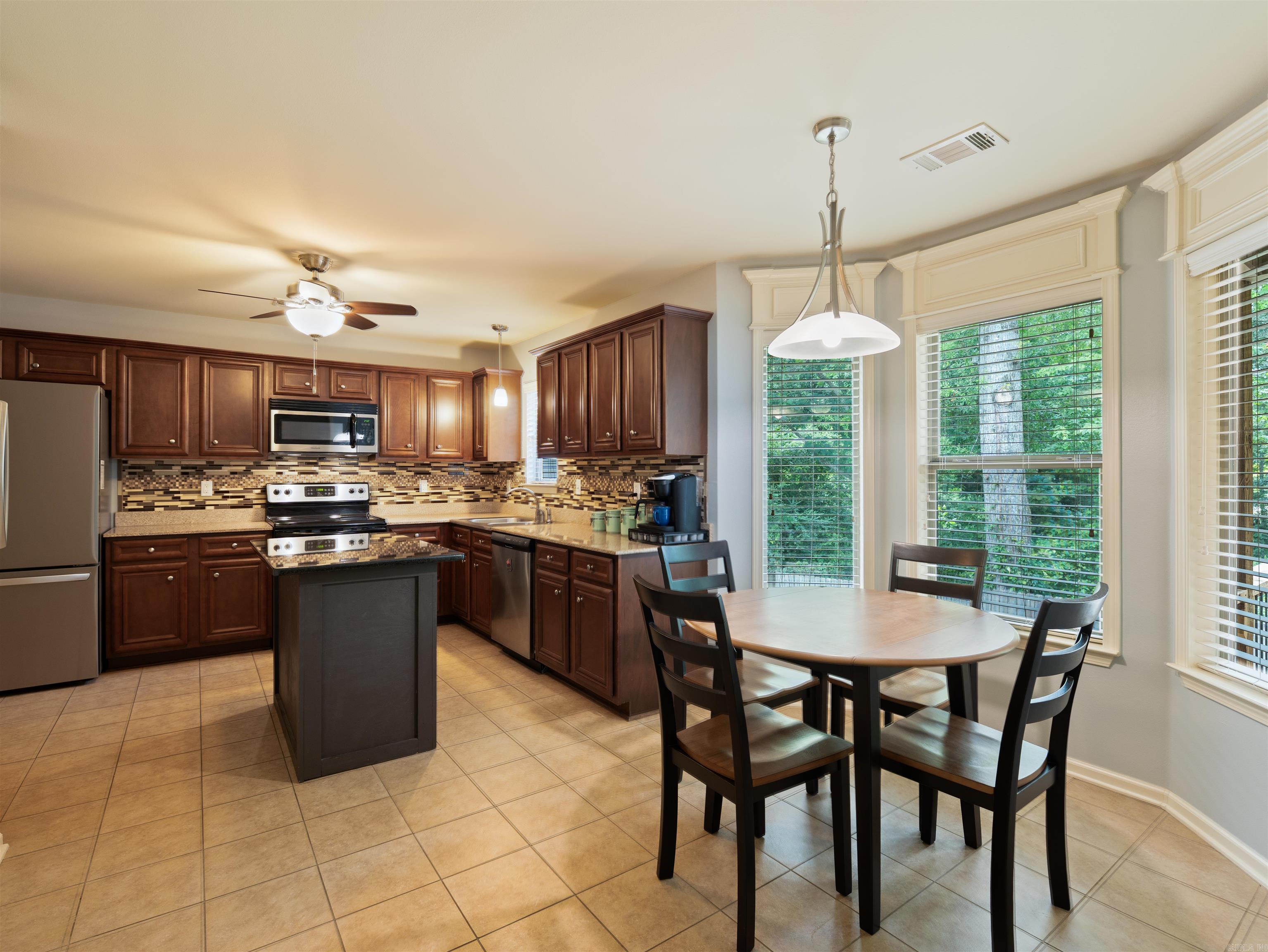 213 Pleasant Holly  Benton, AR