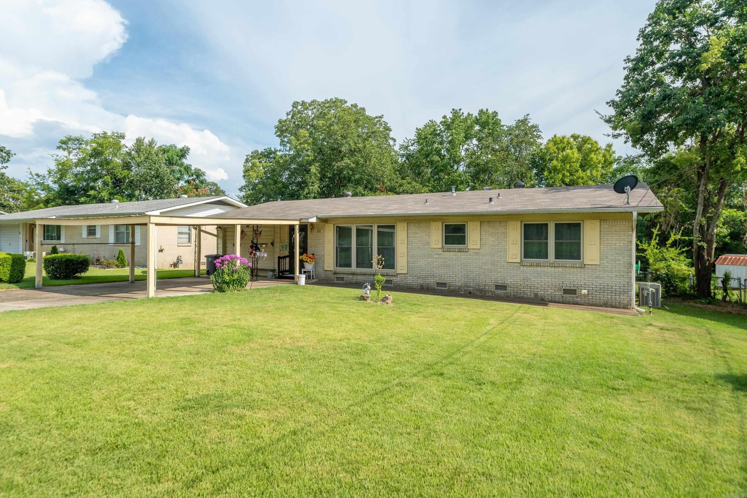 111 Dahlia St.  Hot Springs, AR