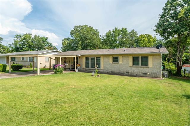 111  Dahlia St.  Hot Springs, AR