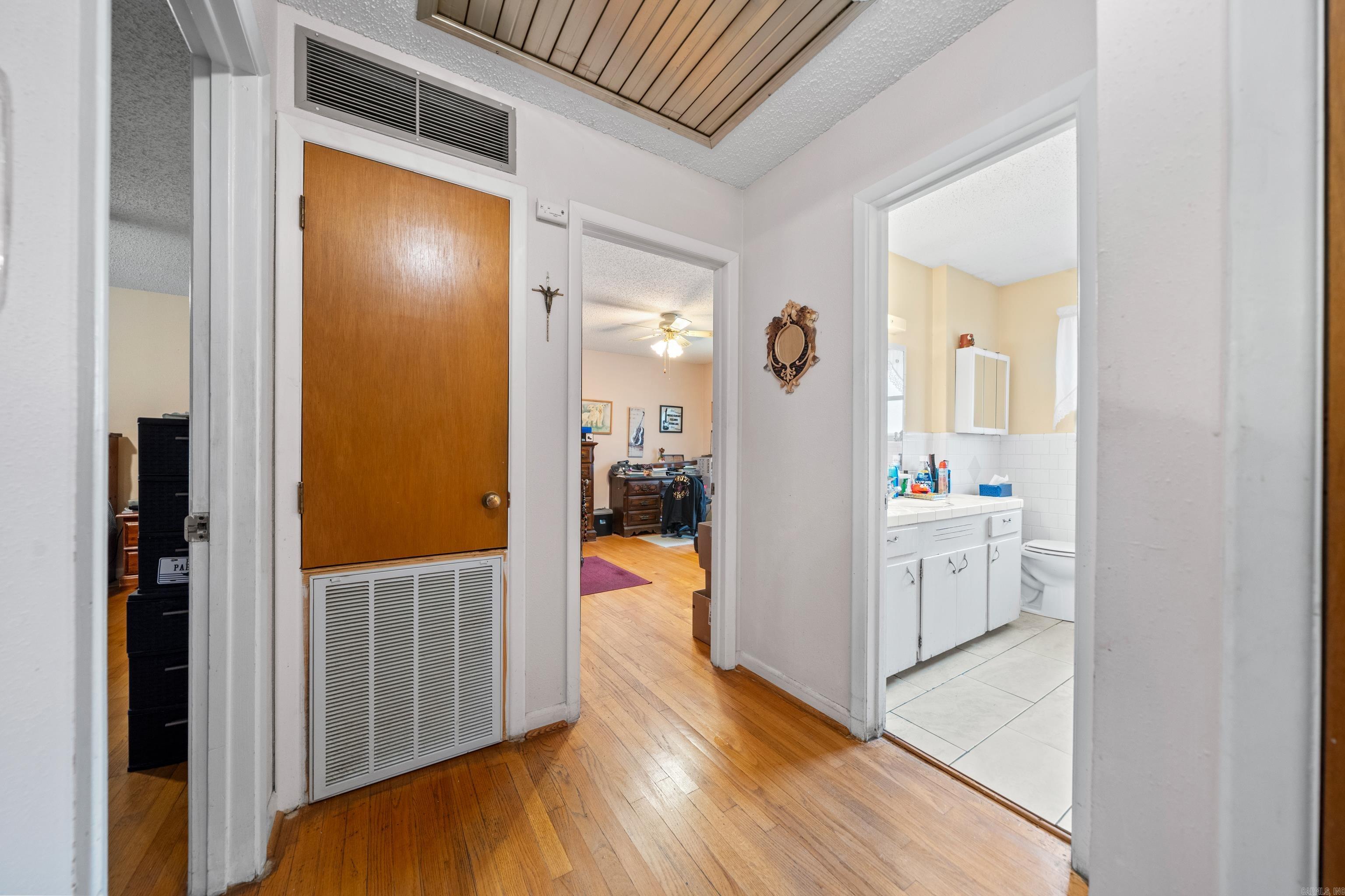 111 Dahlia St.  Hot Springs, AR
