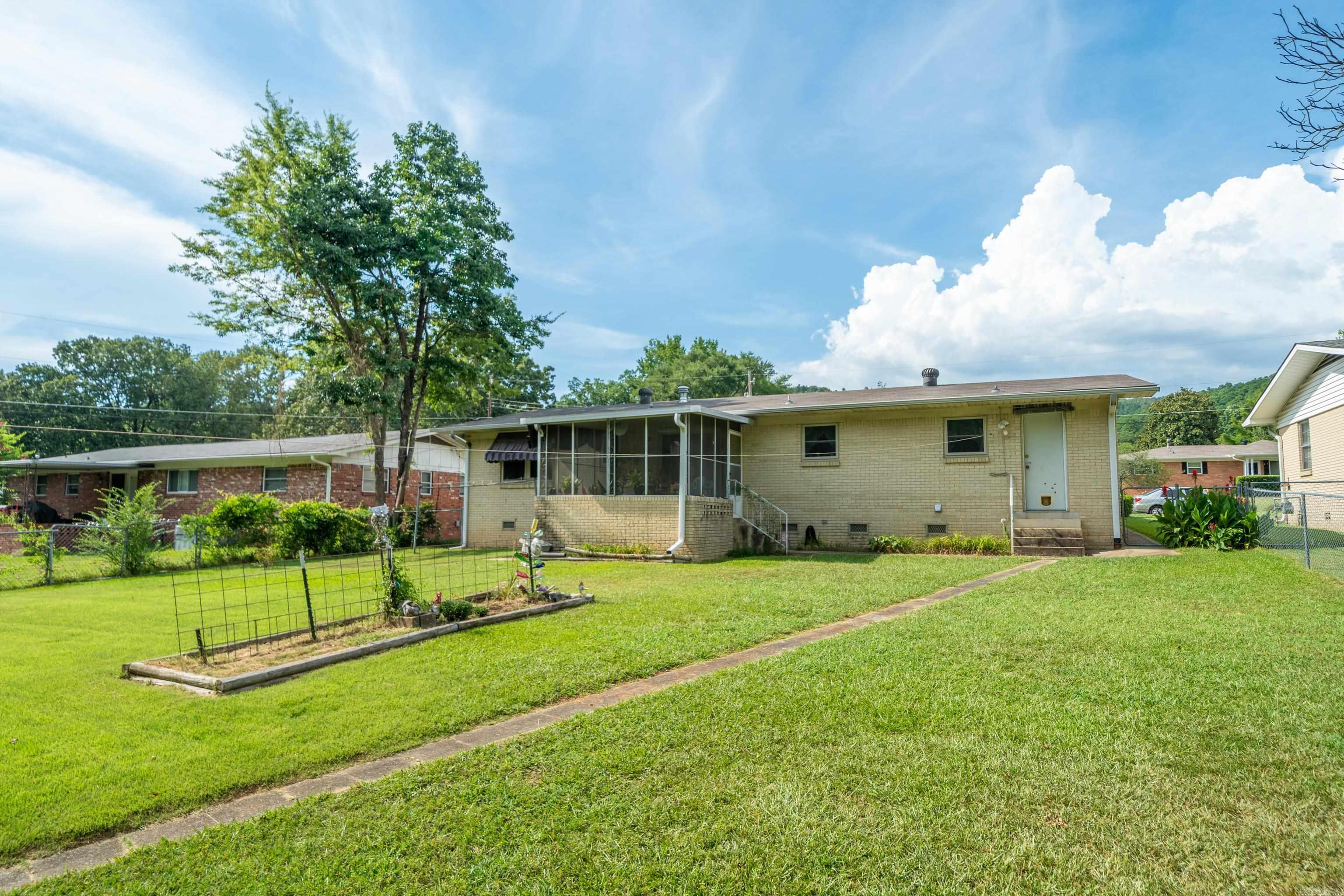 111 Dahlia St.  Hot Springs, AR