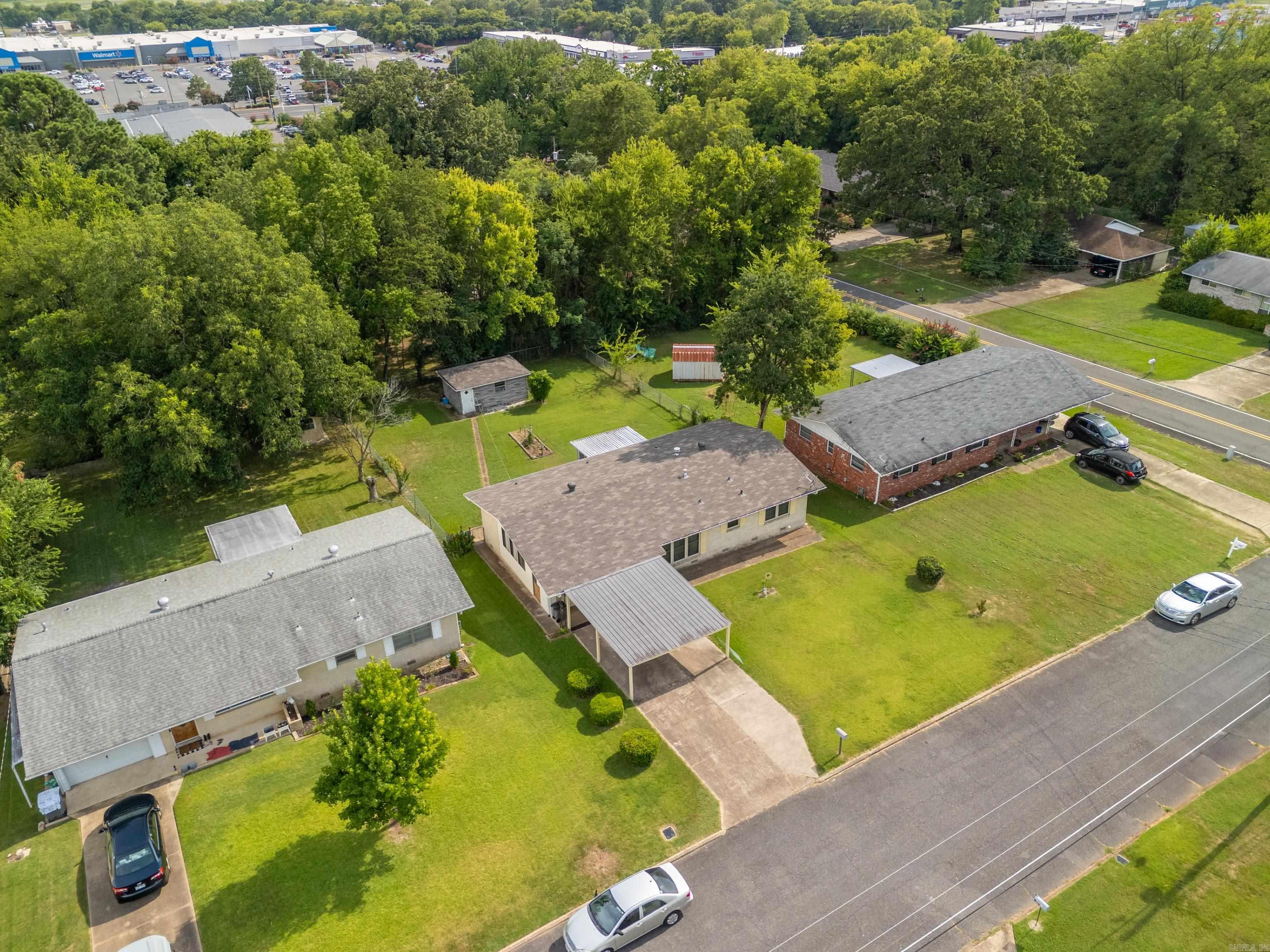 111 Dahlia St.  Hot Springs, AR