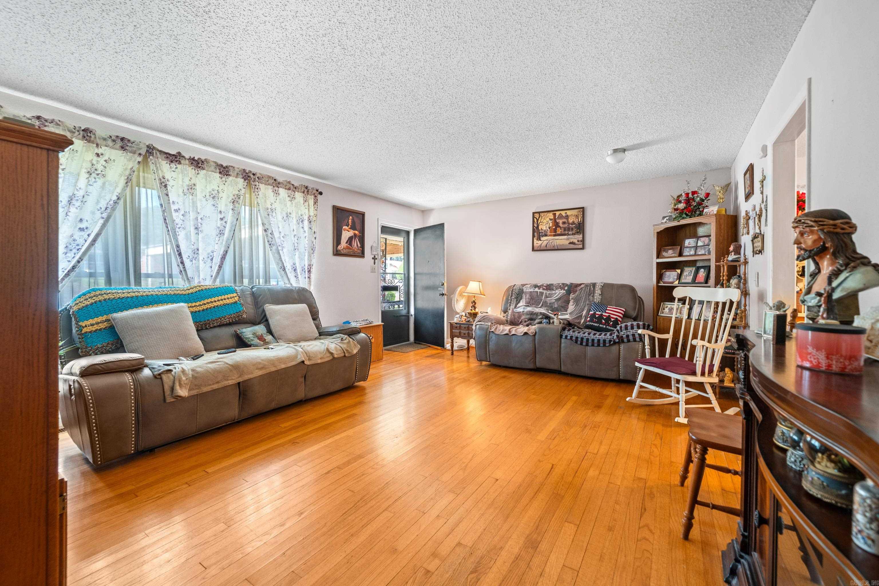 111 Dahlia St.  Hot Springs, AR