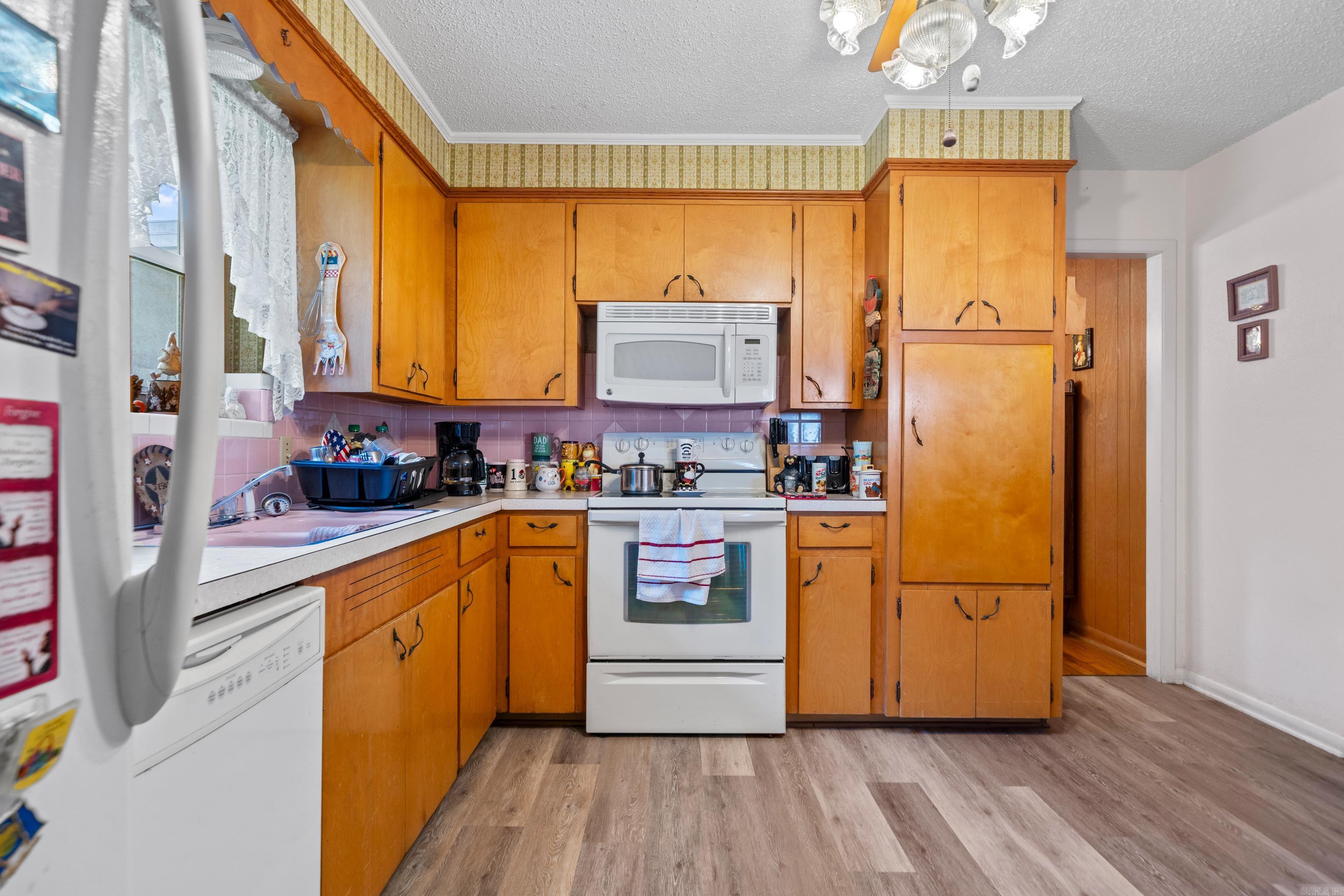 111 Dahlia St.  Hot Springs, AR