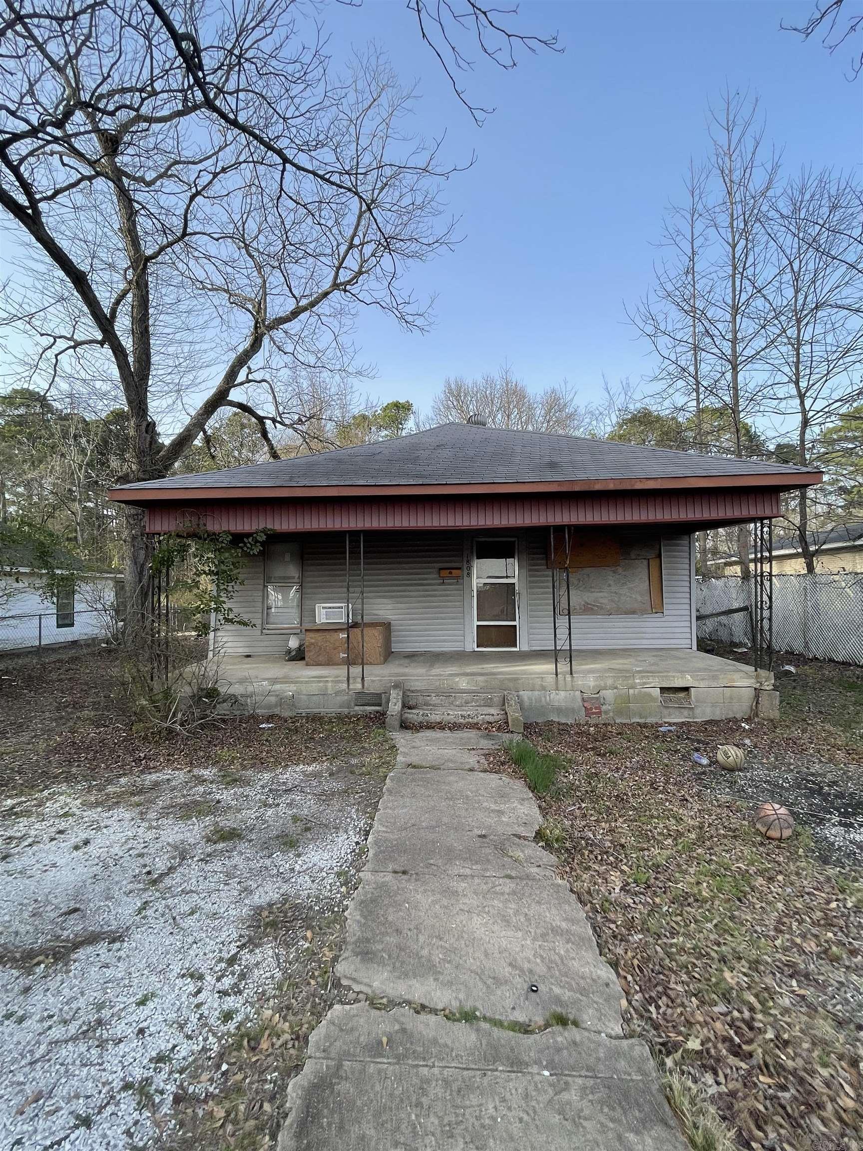 1808 logan  Arkadelphia, AR