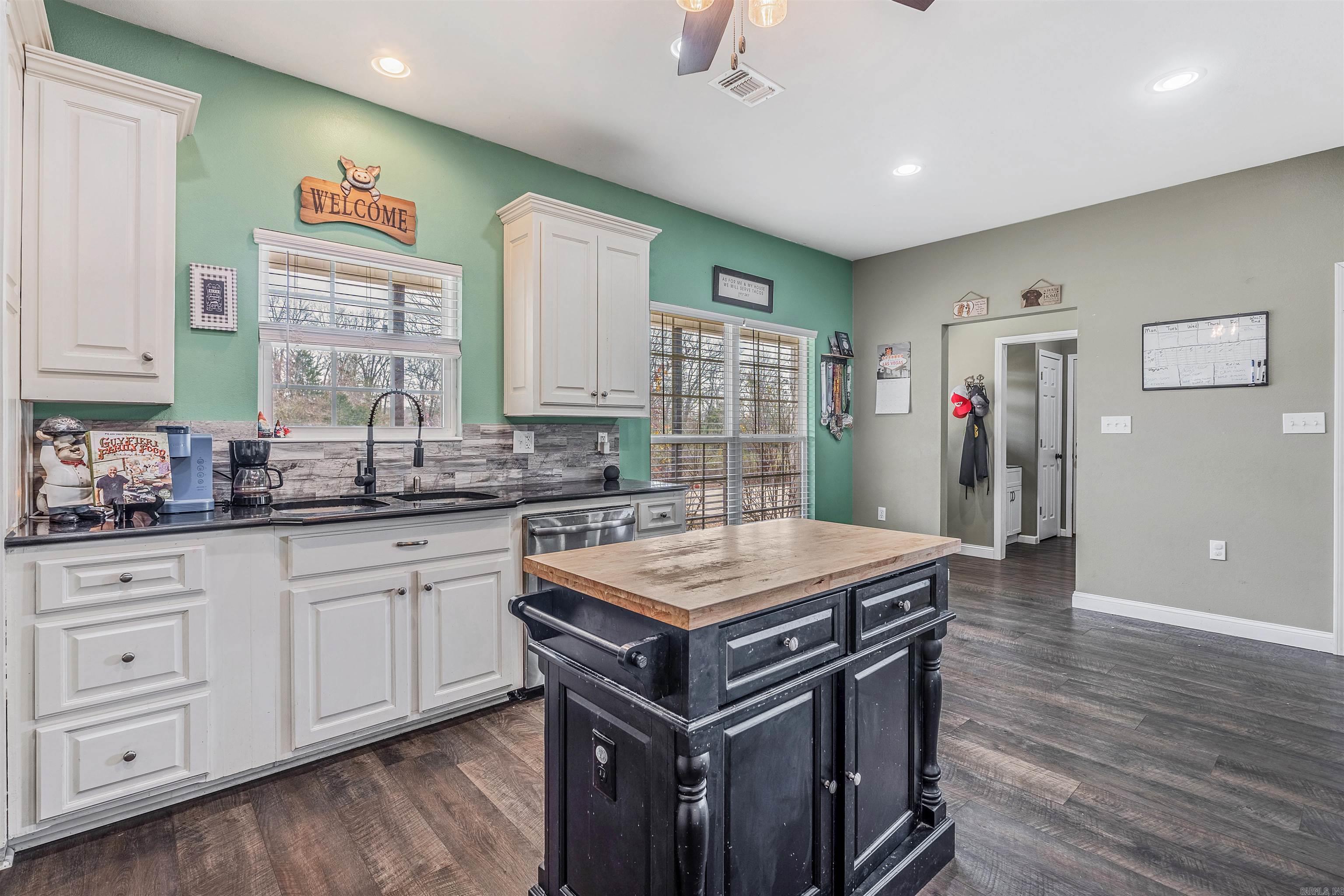 394 Copperas Gap  Houston, AR